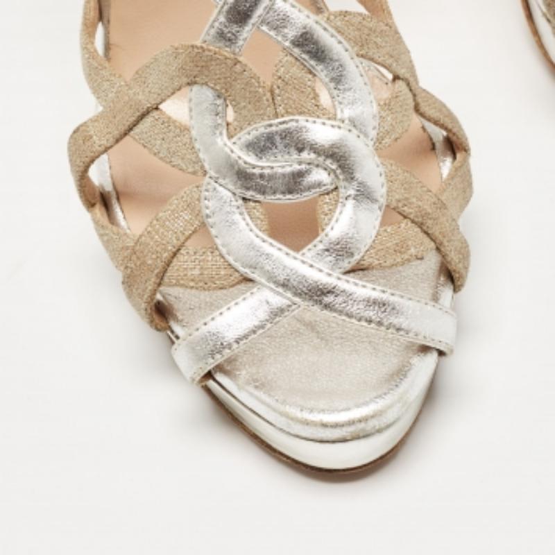 Oscar De La Renta Argento/Beige Pelle e Tela Sandali con Piattaforma Strappy Taglia 37 in vendita 2