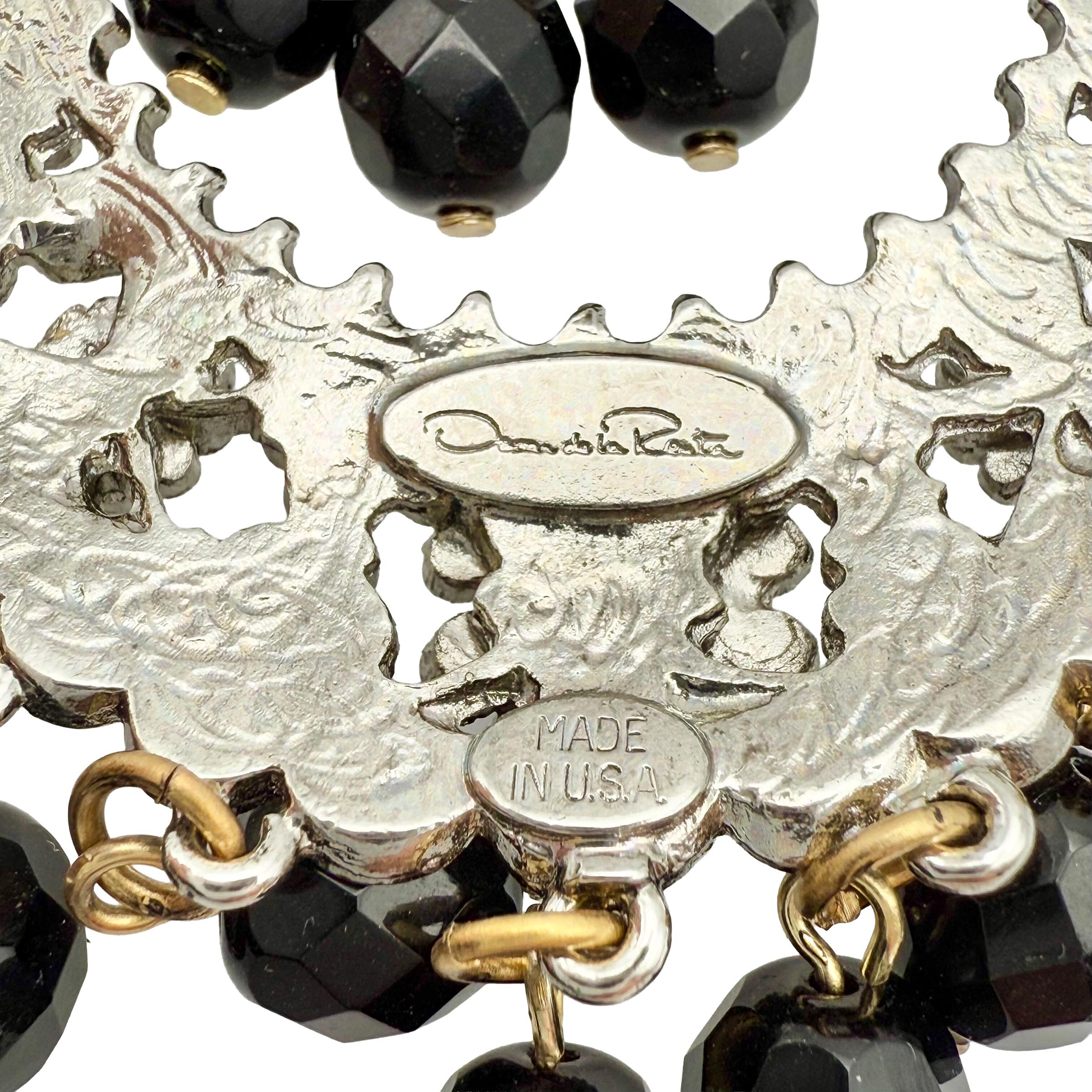 Oscar De La Renta Filagree Silber Schwarz Tschechisches Glas Kronleuchter Clip Ohrringe im Angebot 4