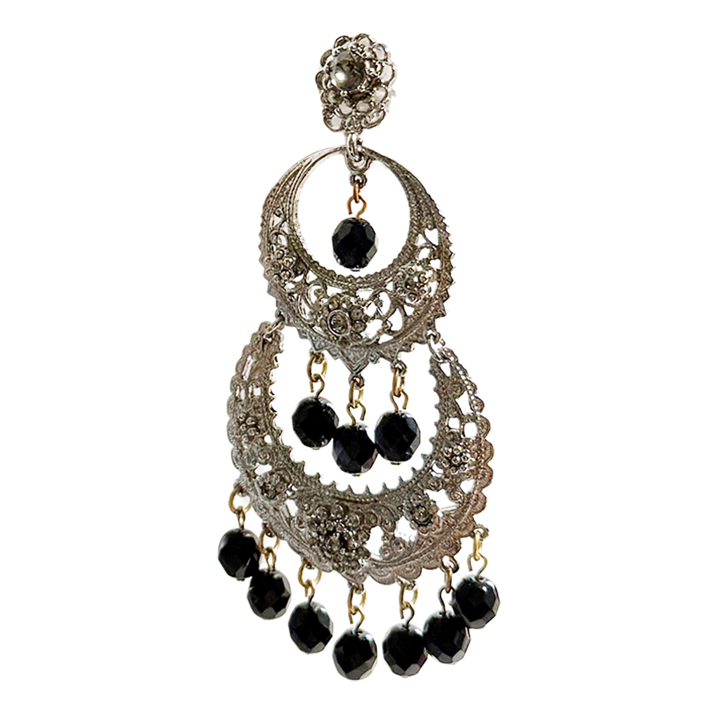 Oscar De La Renta Filagree Silber Schwarz Tschechisches Glas Kronleuchter Clip Ohrringe im Zustand „Neu“ im Angebot in Santa Monica, CA