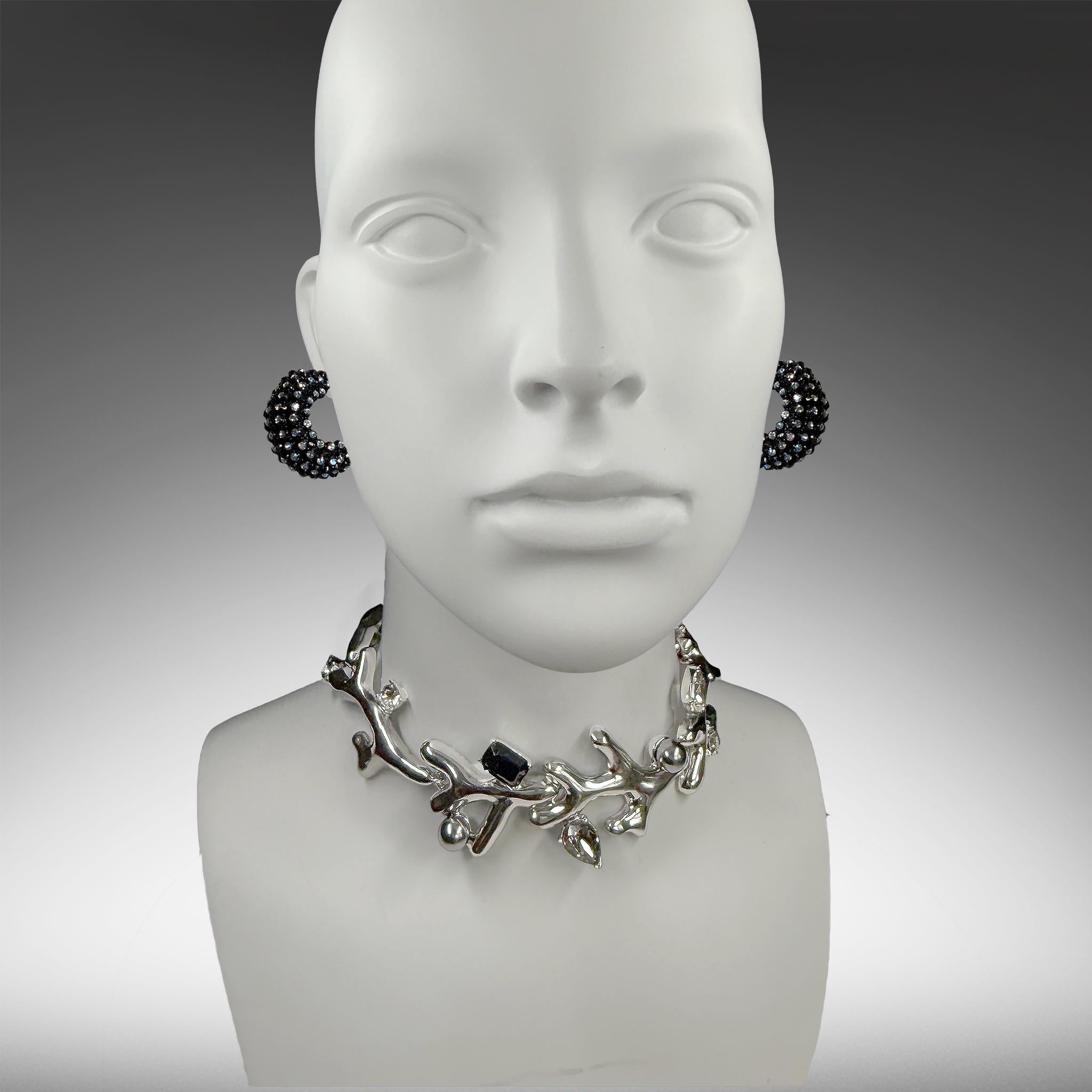 Oscar De La Renta - Girocollo con ramo di corallo placcato in argento e cristalli Swarovski In condizioni Nuovo in vendita a Santa Monica, CA