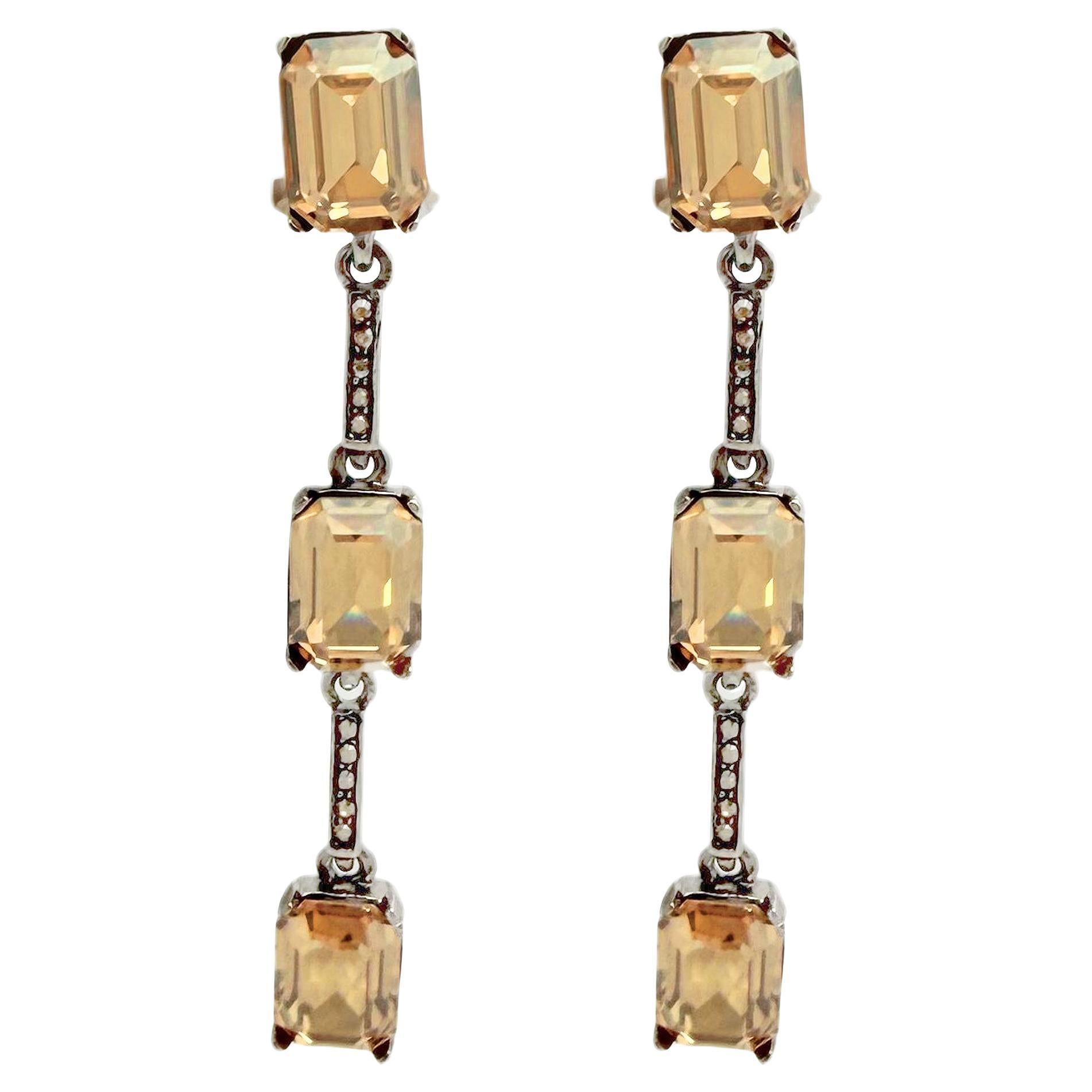 Oscar De La Renta Pendientes de clip en forma de octágono de cristal dorado chapado en plata