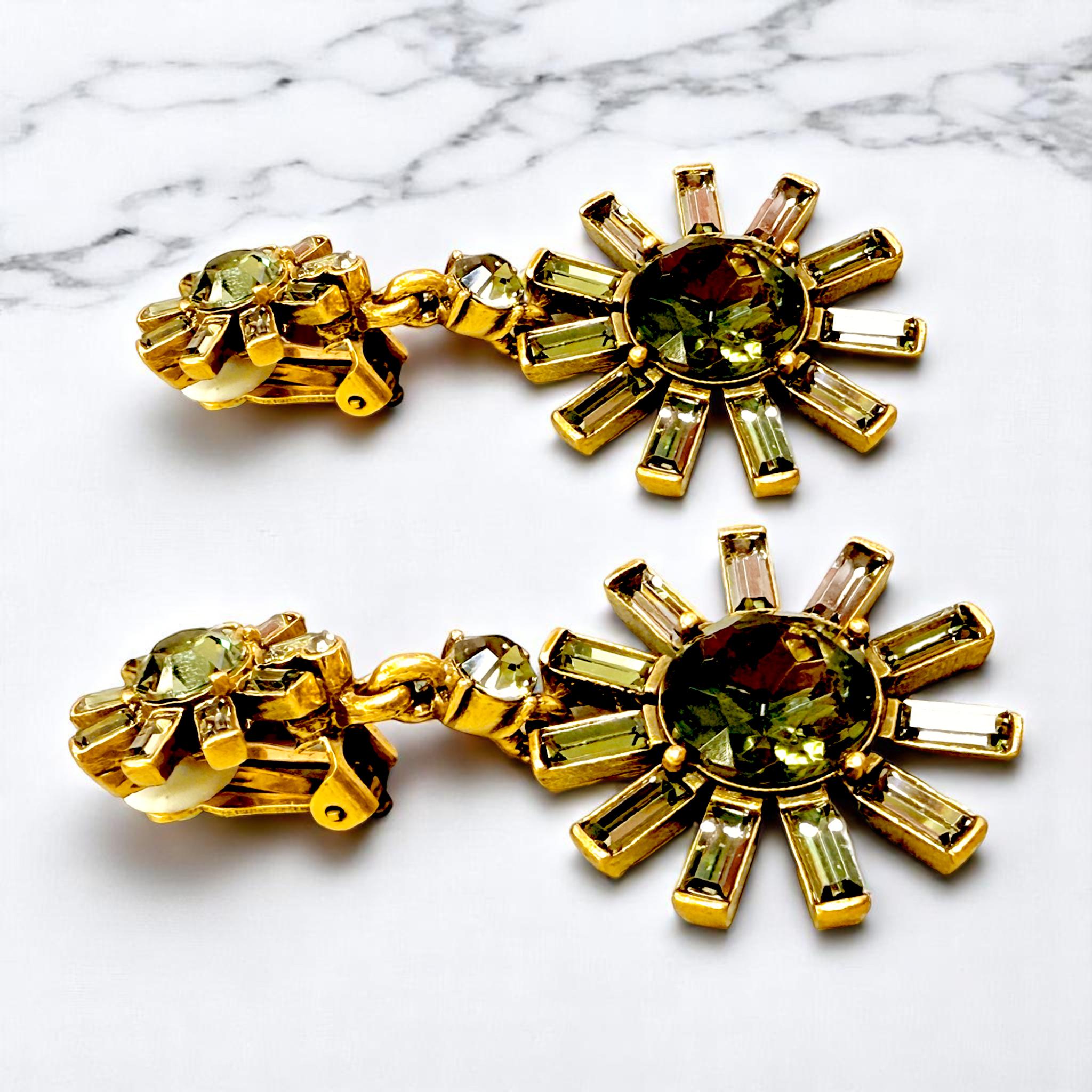 Oscar de la Renta Silver-Plated Olivine Green Baguette Pinwheel Clip Drop Earrin In New Condition In Santa Monica, CA