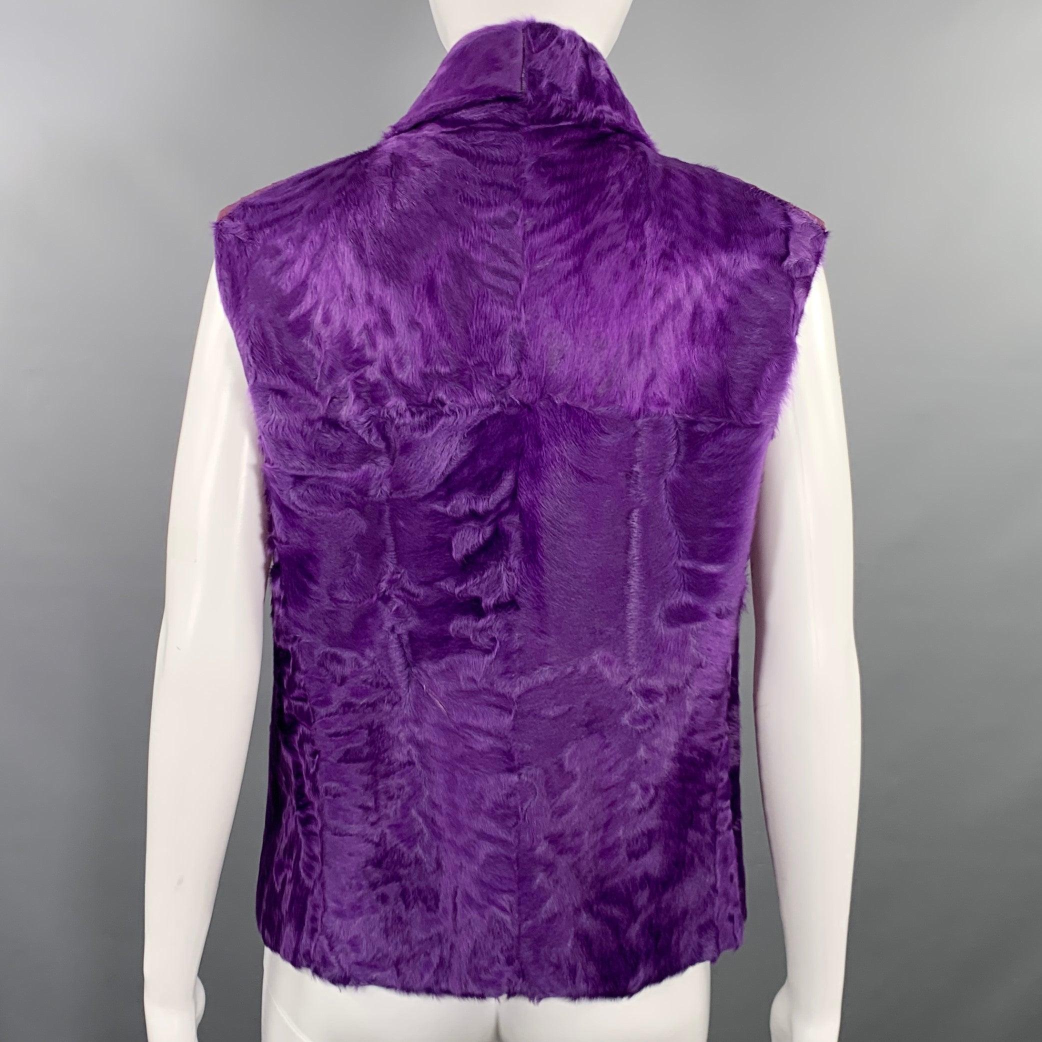 OSCAR DE LA RENTA Size 6 Purple Ostrich Leather Lamb Fur Eye Hook Vest For Sale 1