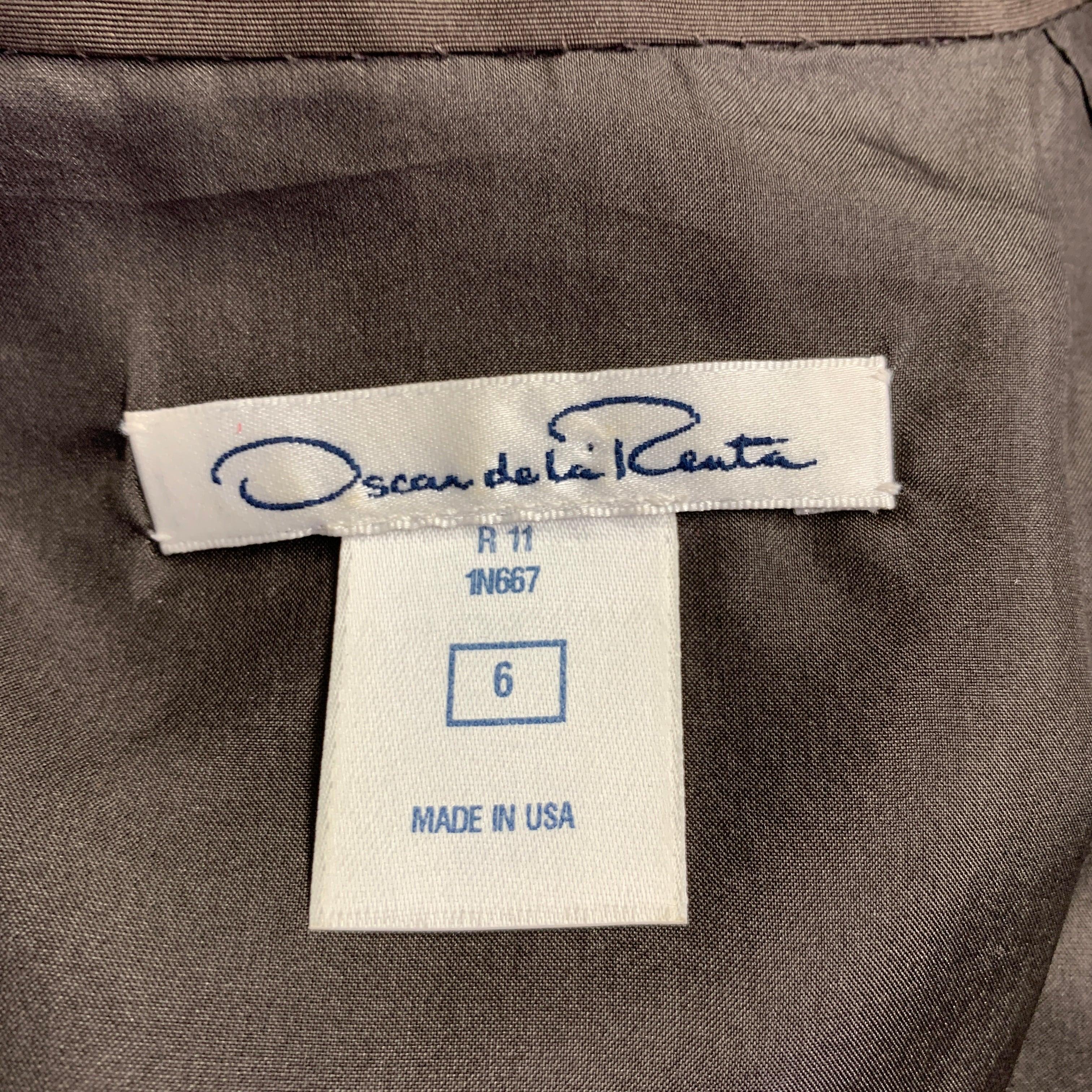 Women's OSCAR DE LA RENTA Size 6 Taupe Silk 3/4 Sleeves Knee Length Dress For Sale