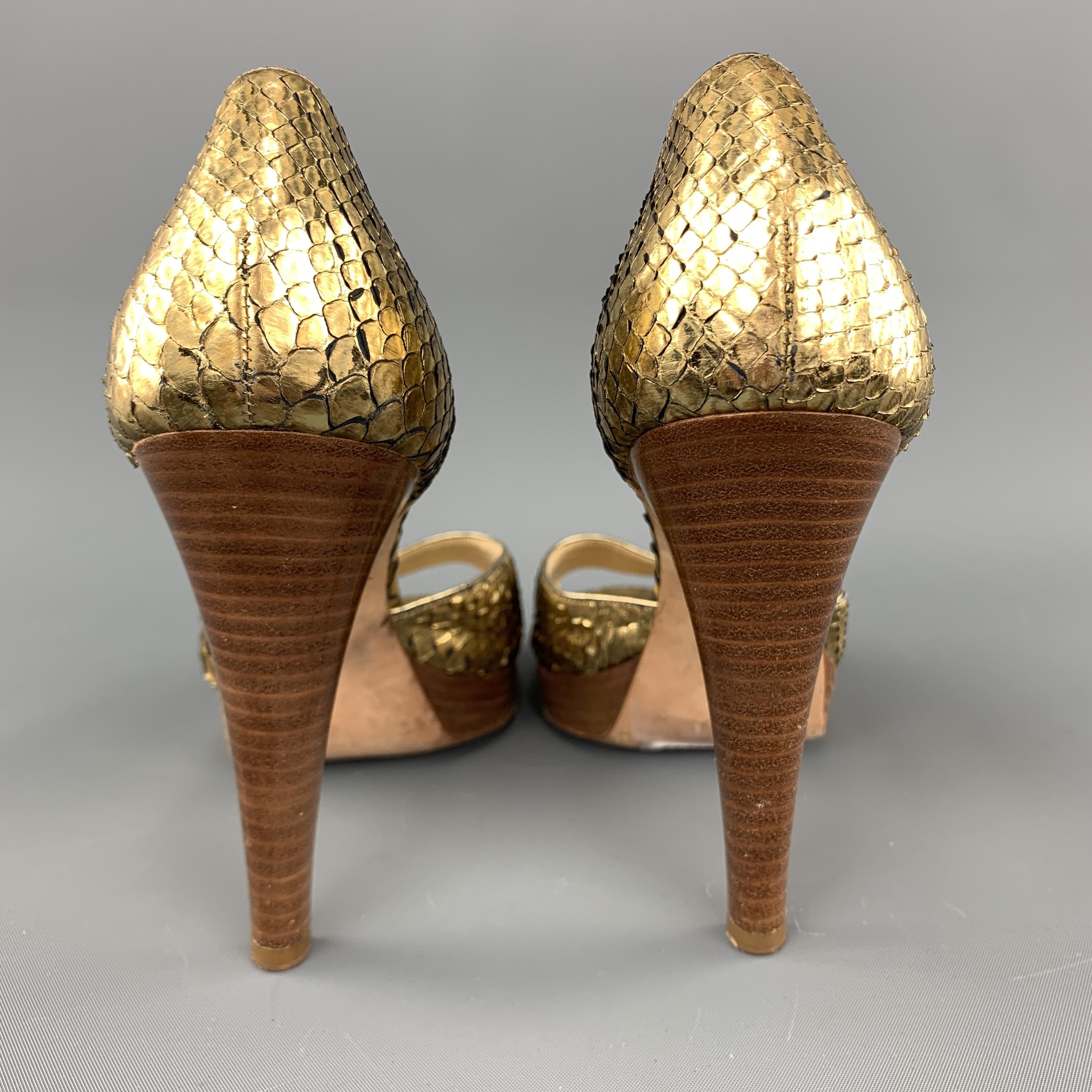 Brown OSCAR DE LA RENTA Size 7 Gold Metallic Snake Skin Peep Toe Pumps