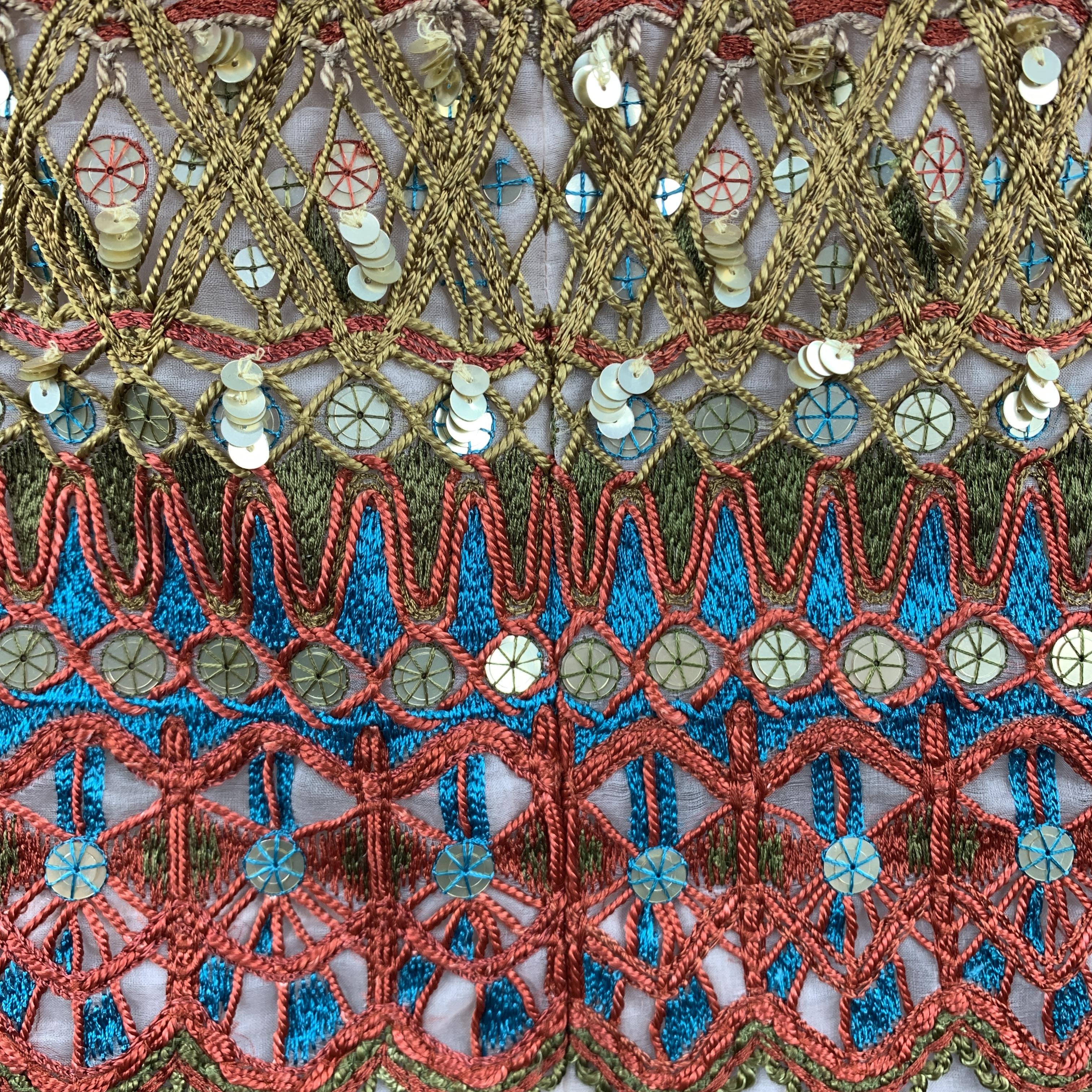 OSCAR DE LA RENTA Size 8 Beige Gold Red & Blue Sequin Embroidered Silk A Line Sk 1
