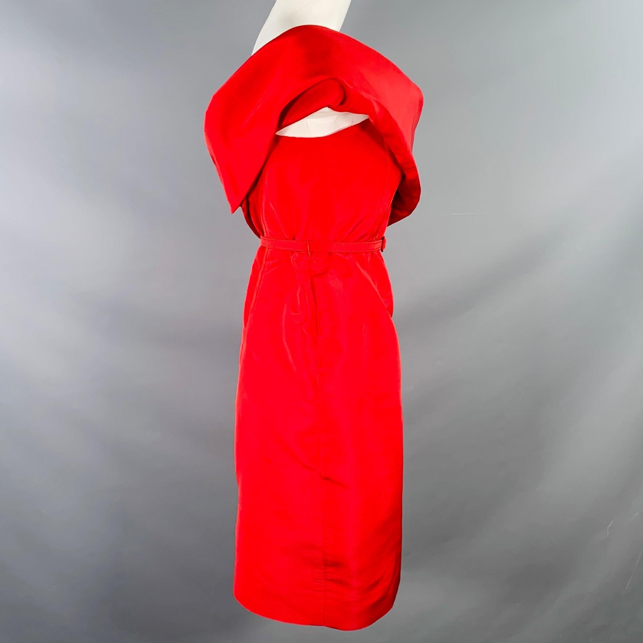 Women's OSCAR DE LA RENTA Size M Red Silk Taffeta One Shoulder Knee Length Cocktail Dress For Sale