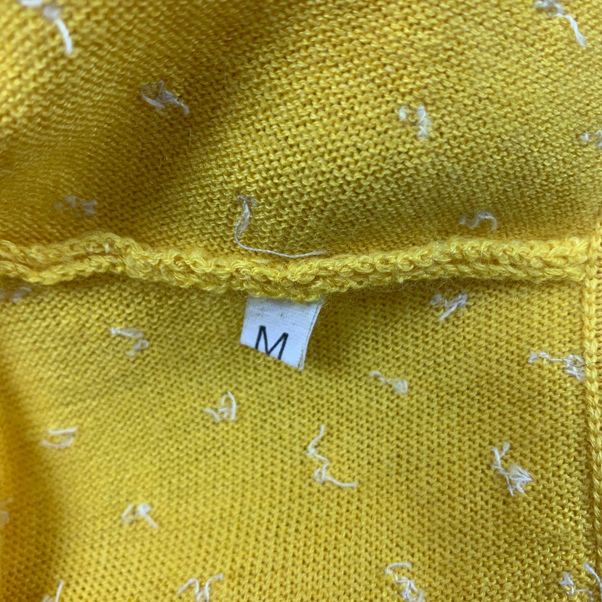 OSCAR DE LA RENTA Size M Yellow Cashmere Beaded Sleeveless Pullover For Sale 1
