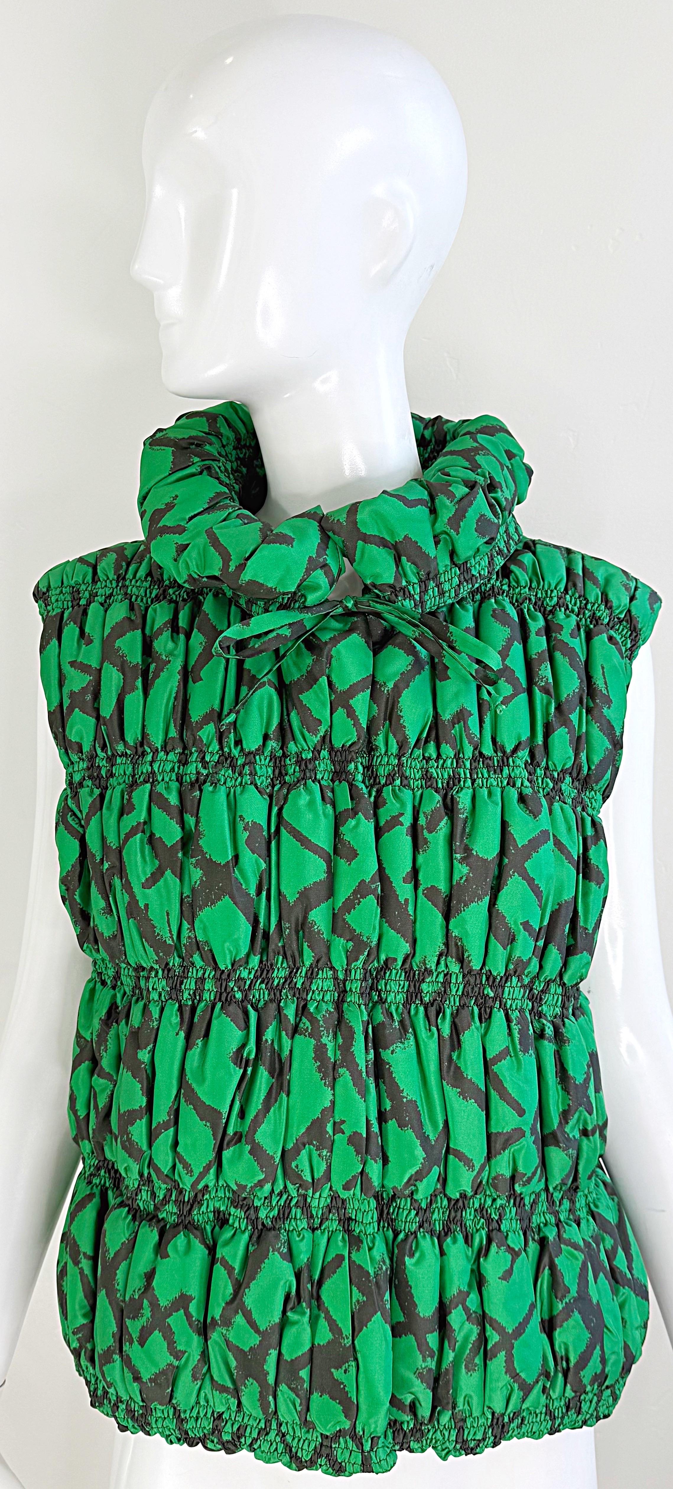 Oscar de la Renta Size XL Silk Kelly Green Black Abstract Print Puffer Vest For Sale 9