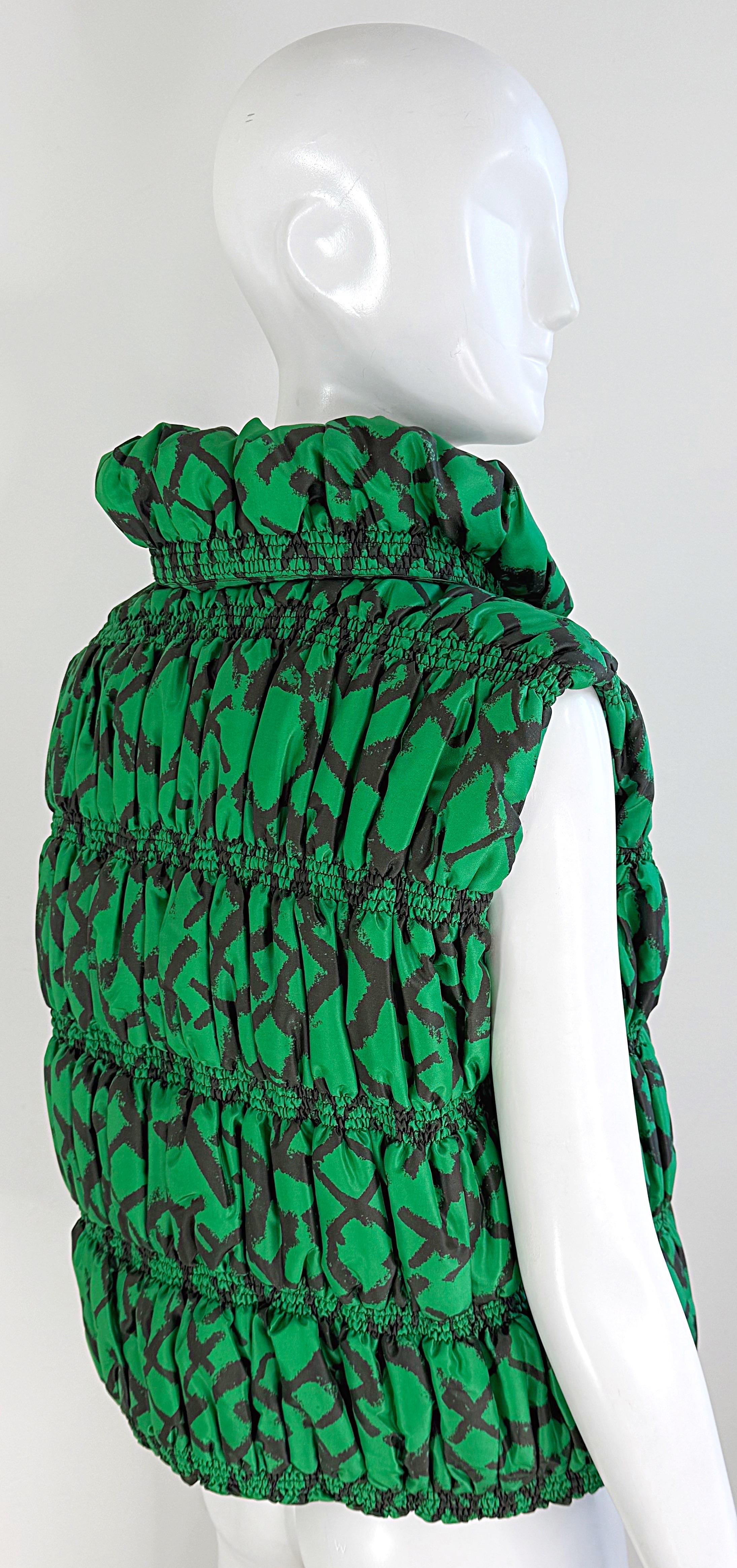 Oscar de la Renta Size XL Silk Kelly Green Black Abstract Print Puffer Vest For Sale 12