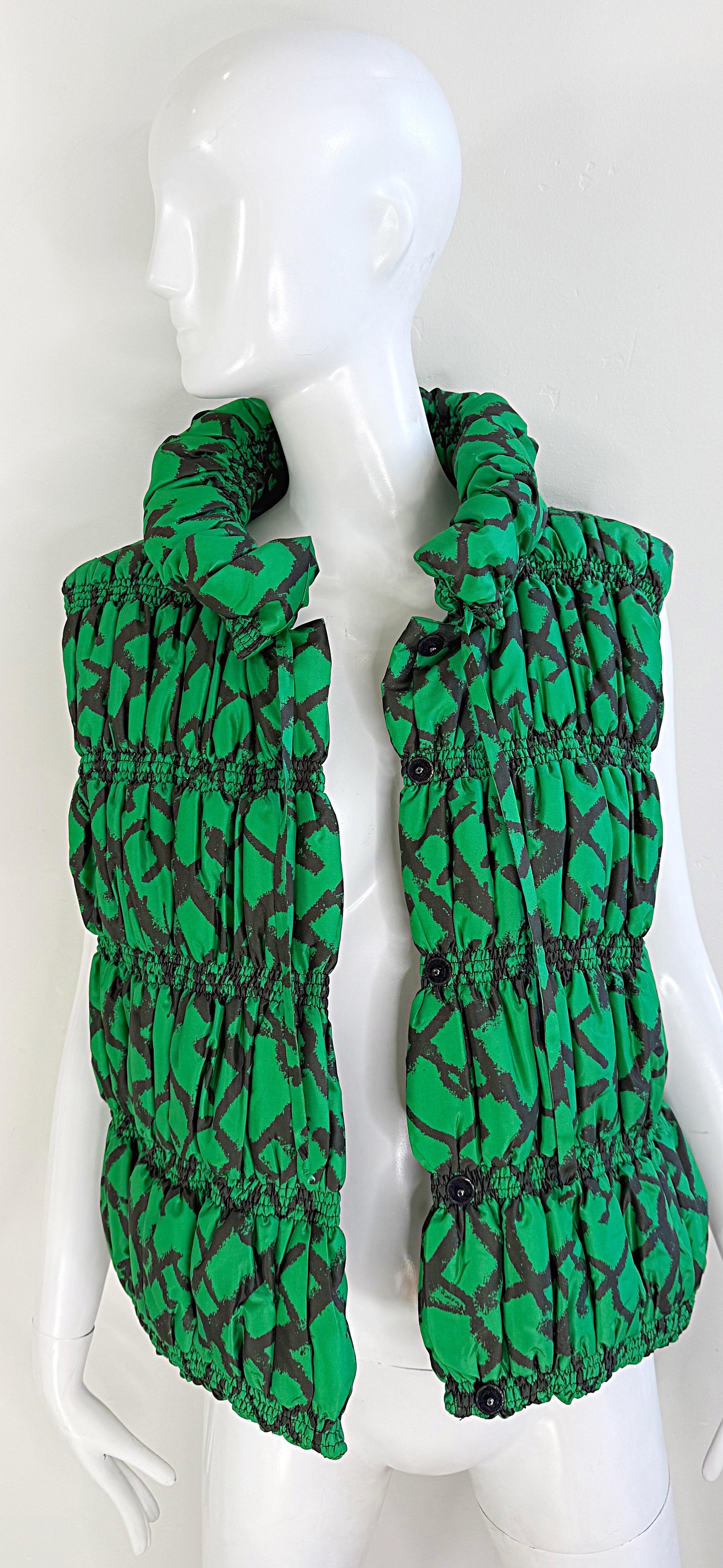 Oscar de la Renta Size XL Silk Kelly Green Black Abstract Print Puffer Vest For Sale 13