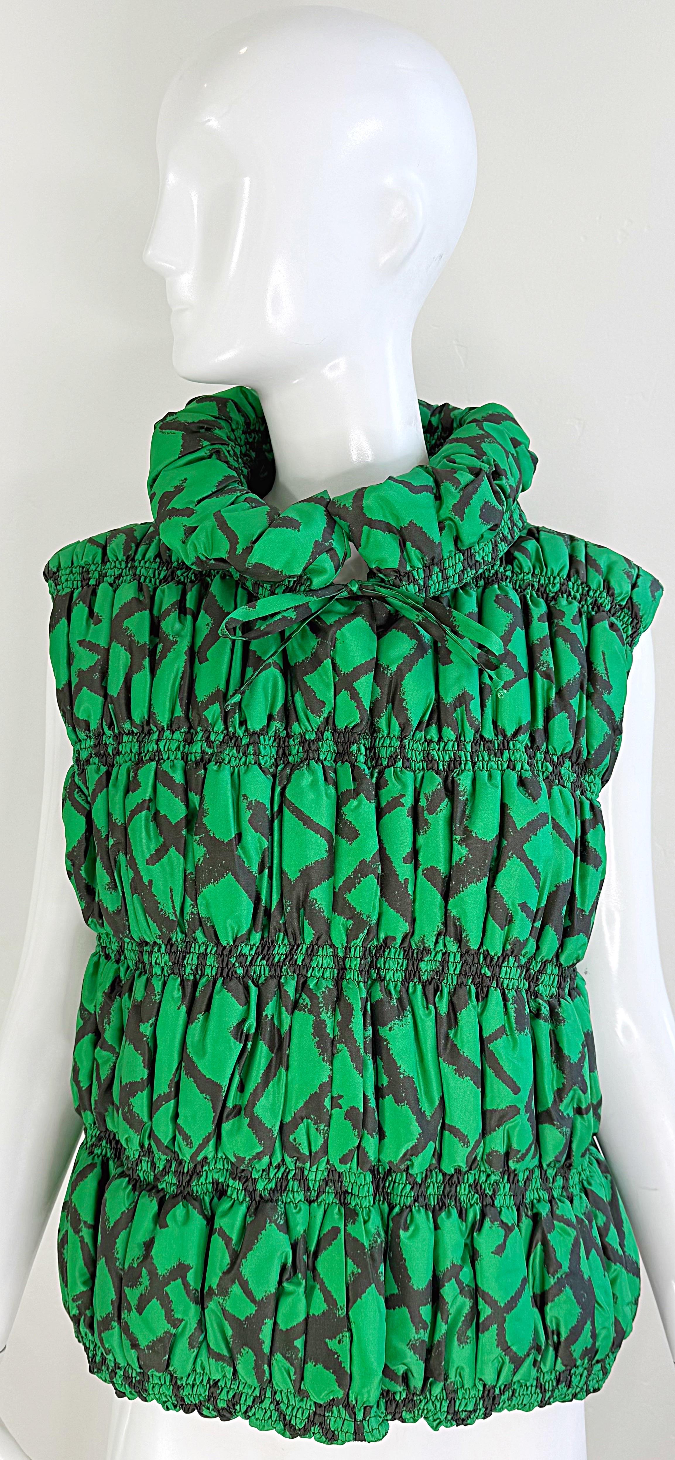 Blue Oscar de la Renta Size XL Silk Kelly Green Black Abstract Print Puffer Vest For Sale