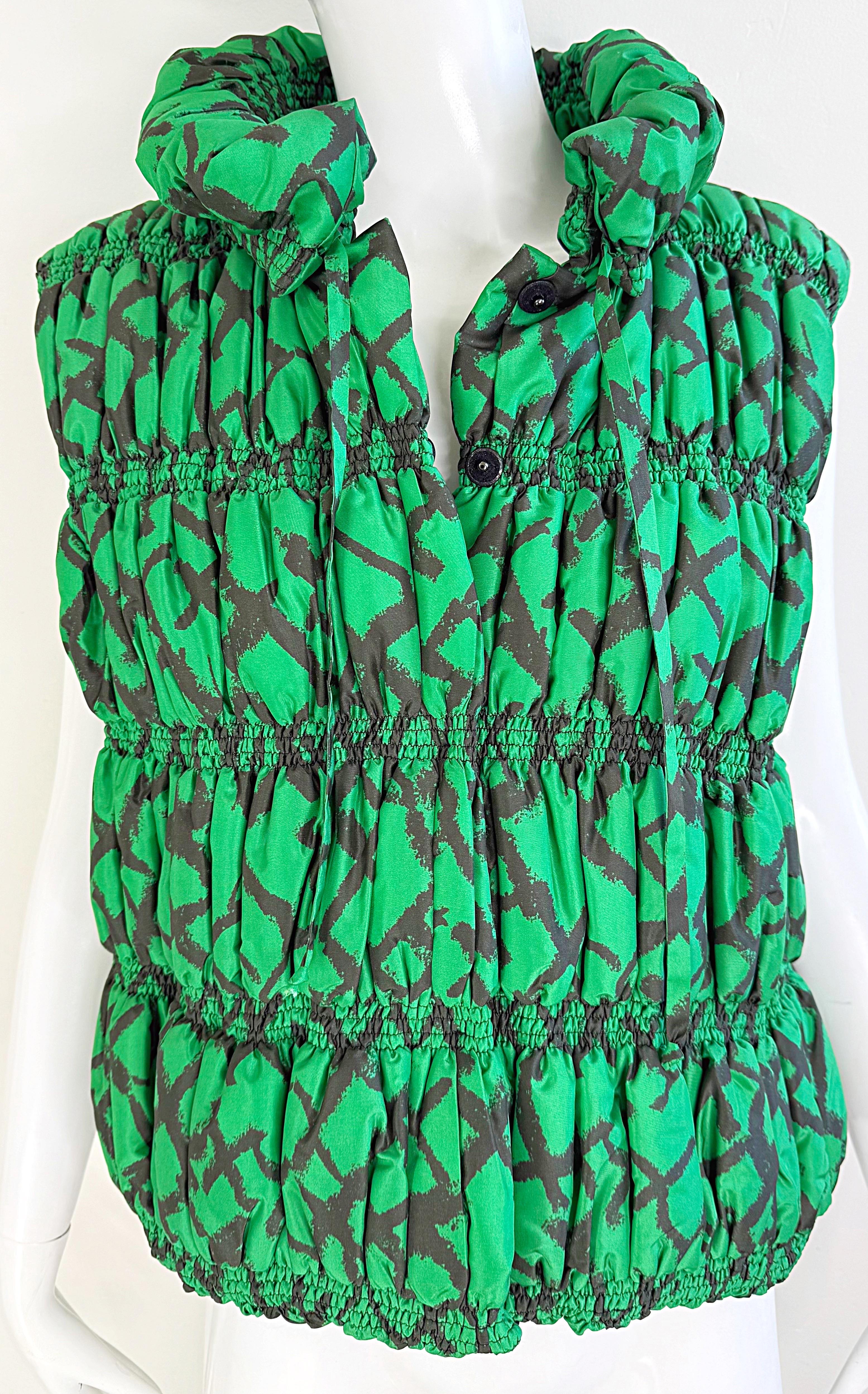 Oscar de la Renta Size XL Silk Kelly Green Black Abstract Print Puffer Vest For Sale 1