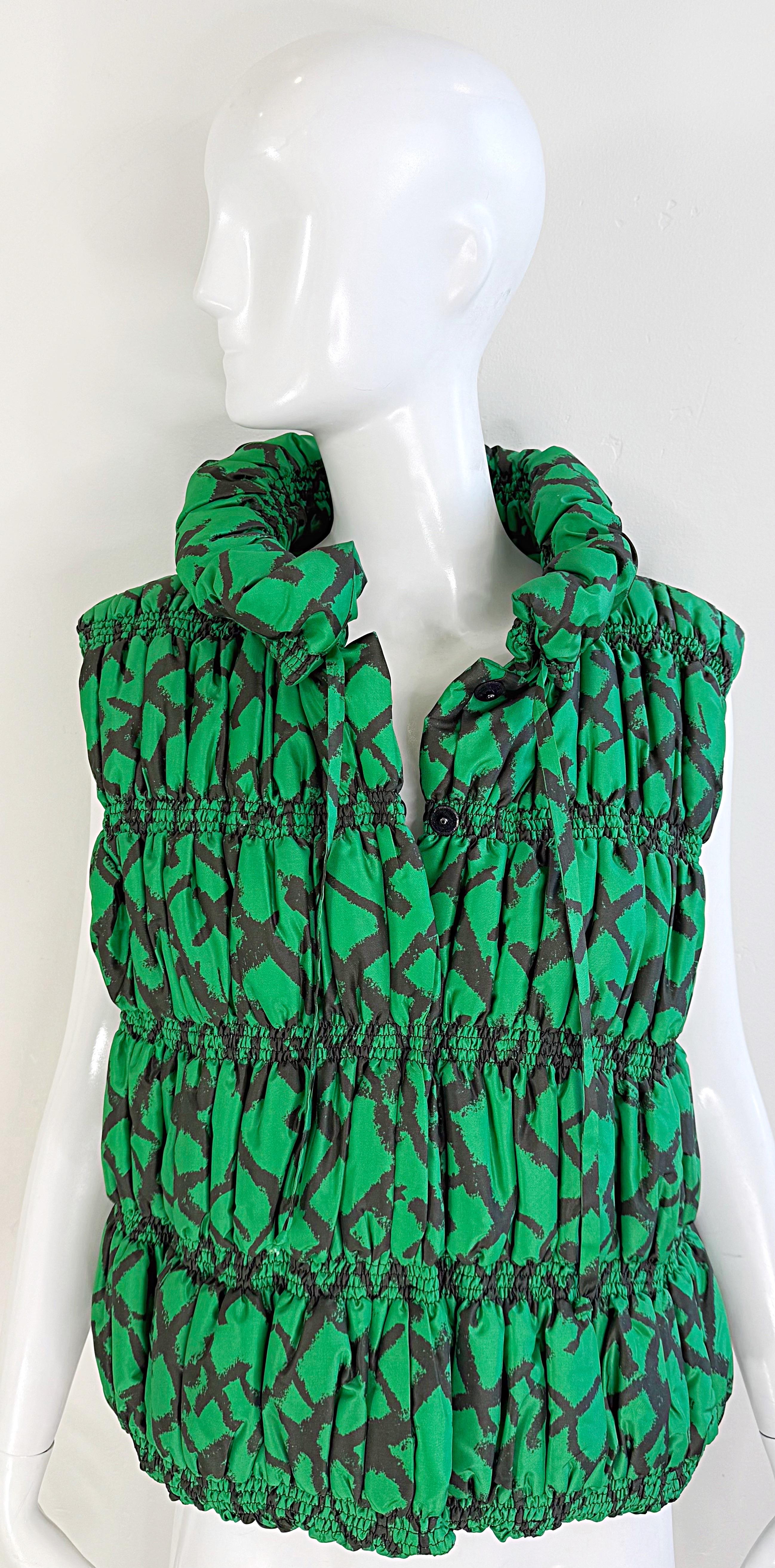 Oscar de la Renta Size XL Silk Kelly Green Black Abstract Print Puffer Vest For Sale 2