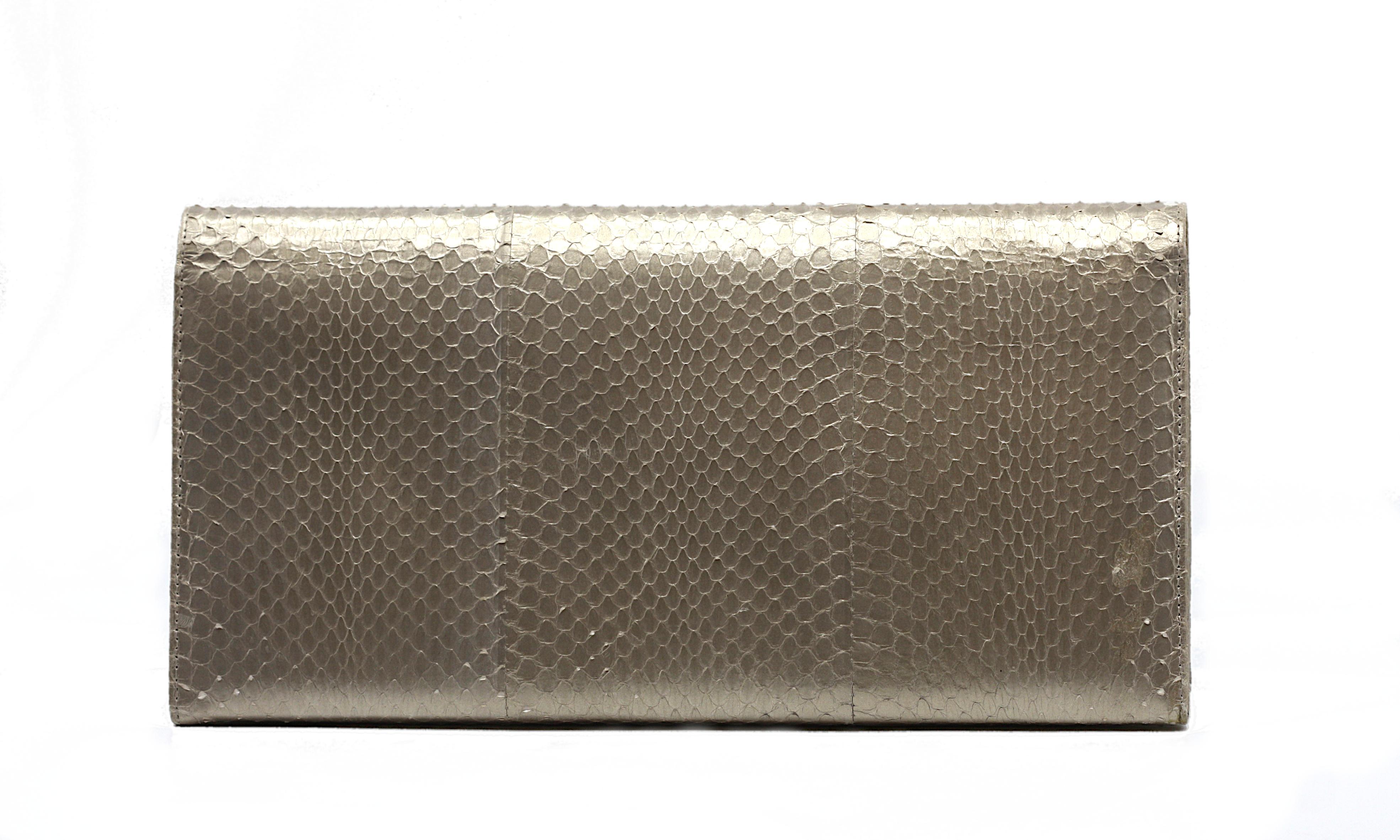Pochette a busta in pelle di serpente Oscar De La Renta In condizioni buone in vendita a West Palm Beach, FL