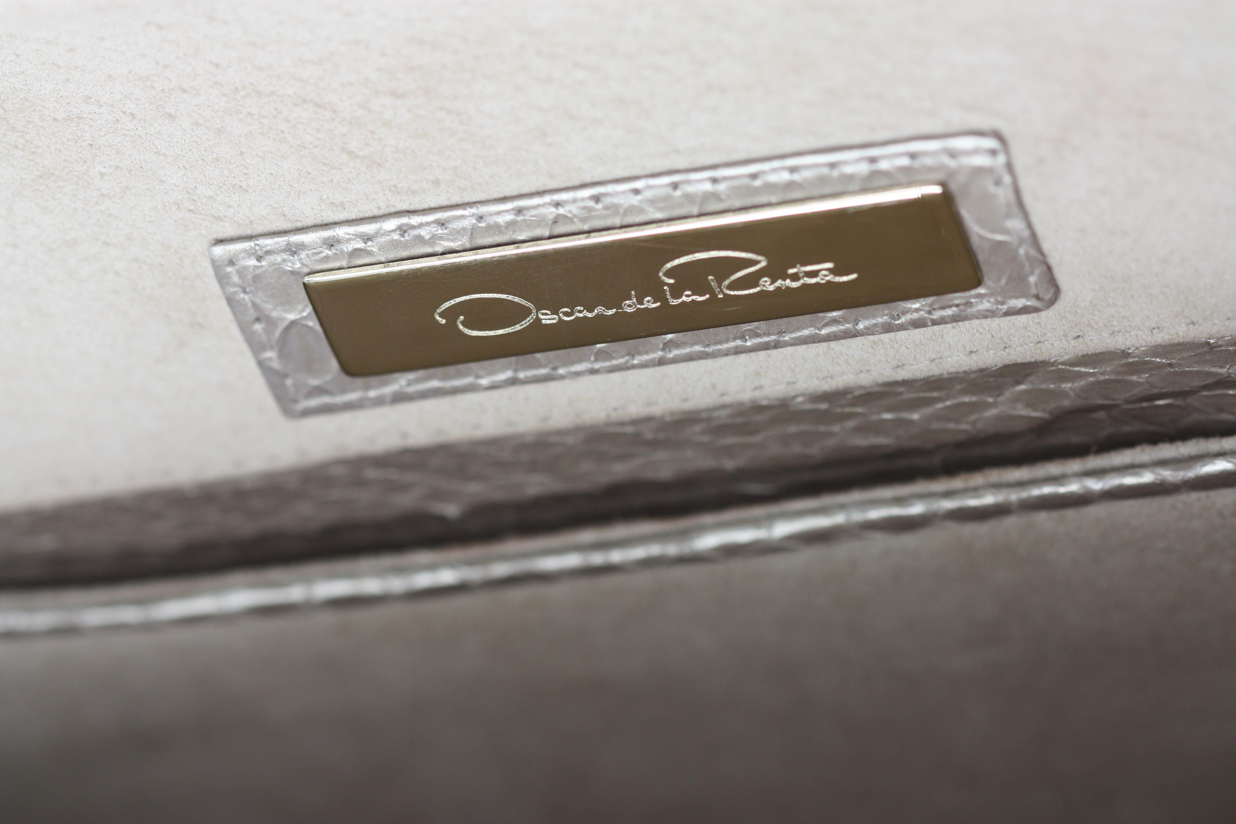 da uomo o donna Pochette a busta in pelle di serpente Oscar De La Renta in vendita