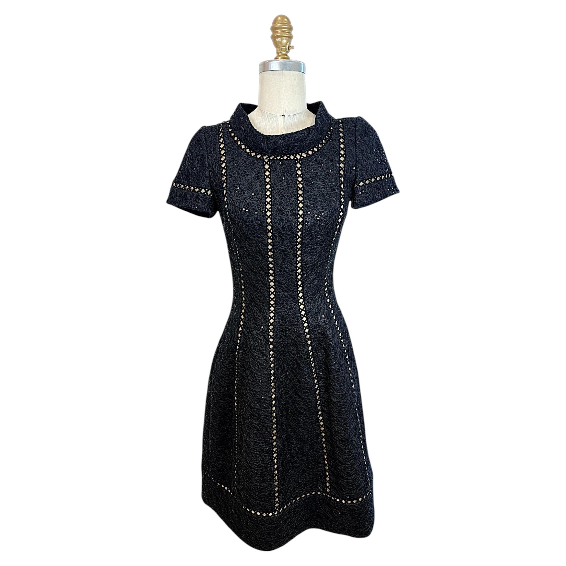 Oscar De La Renta - Primavera 2013 - Vestito da cocktail nero traforato con paillettes US 4 in vendita