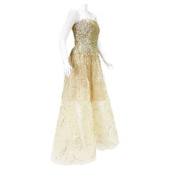 Oscar De La Renta SS 2015 Laufsteg-Kleid aus Tüll mit Federn und Pailletten in Champagner, US 10