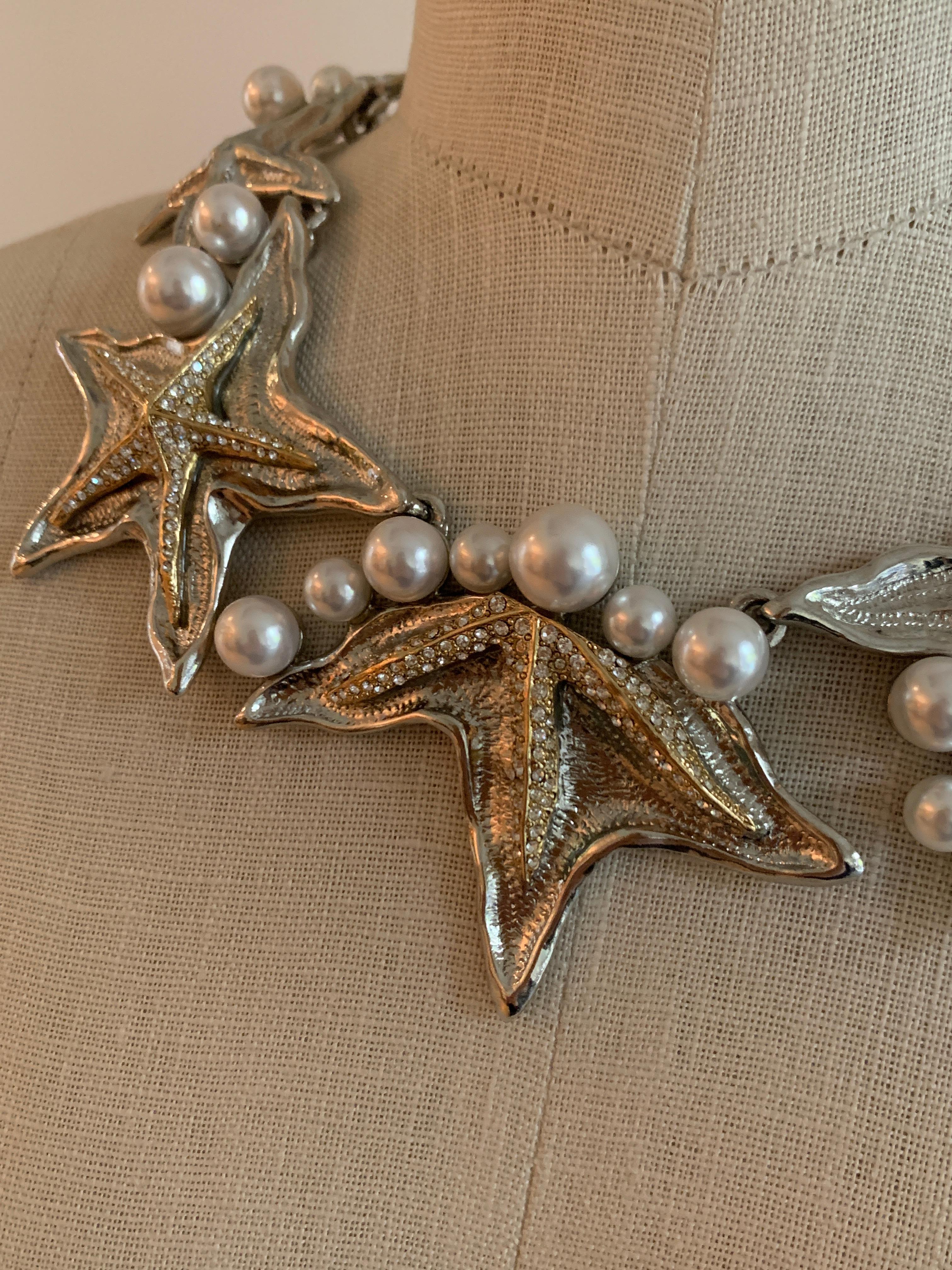 Oscar de la Renta Seestern-Halskette in Silber und Goldtönen mit Kunstperlen Damen im Angebot
