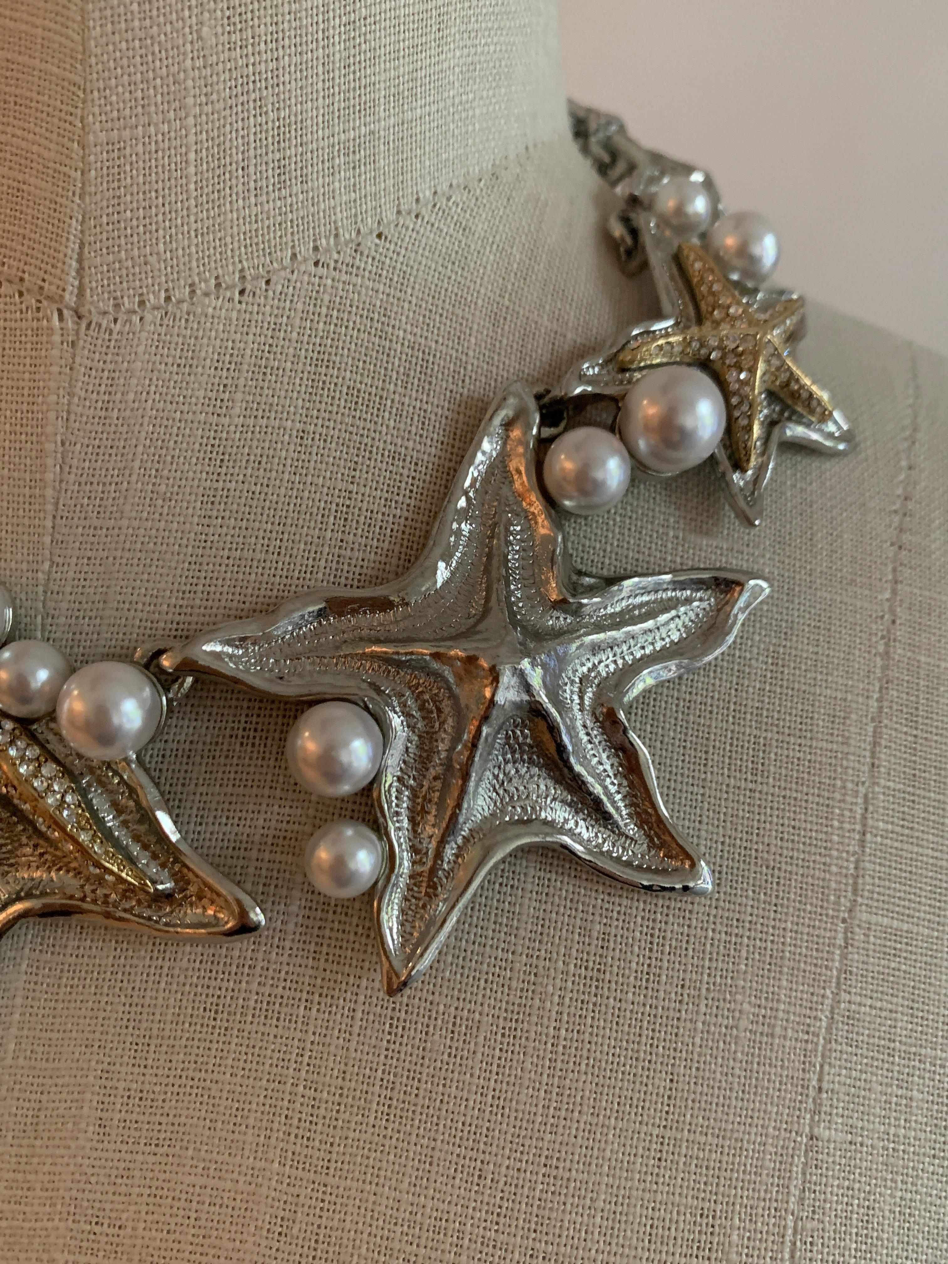 Oscar de la Renta Seestern-Halskette in Silber und Goldtönen mit Kunstperlen im Angebot 1