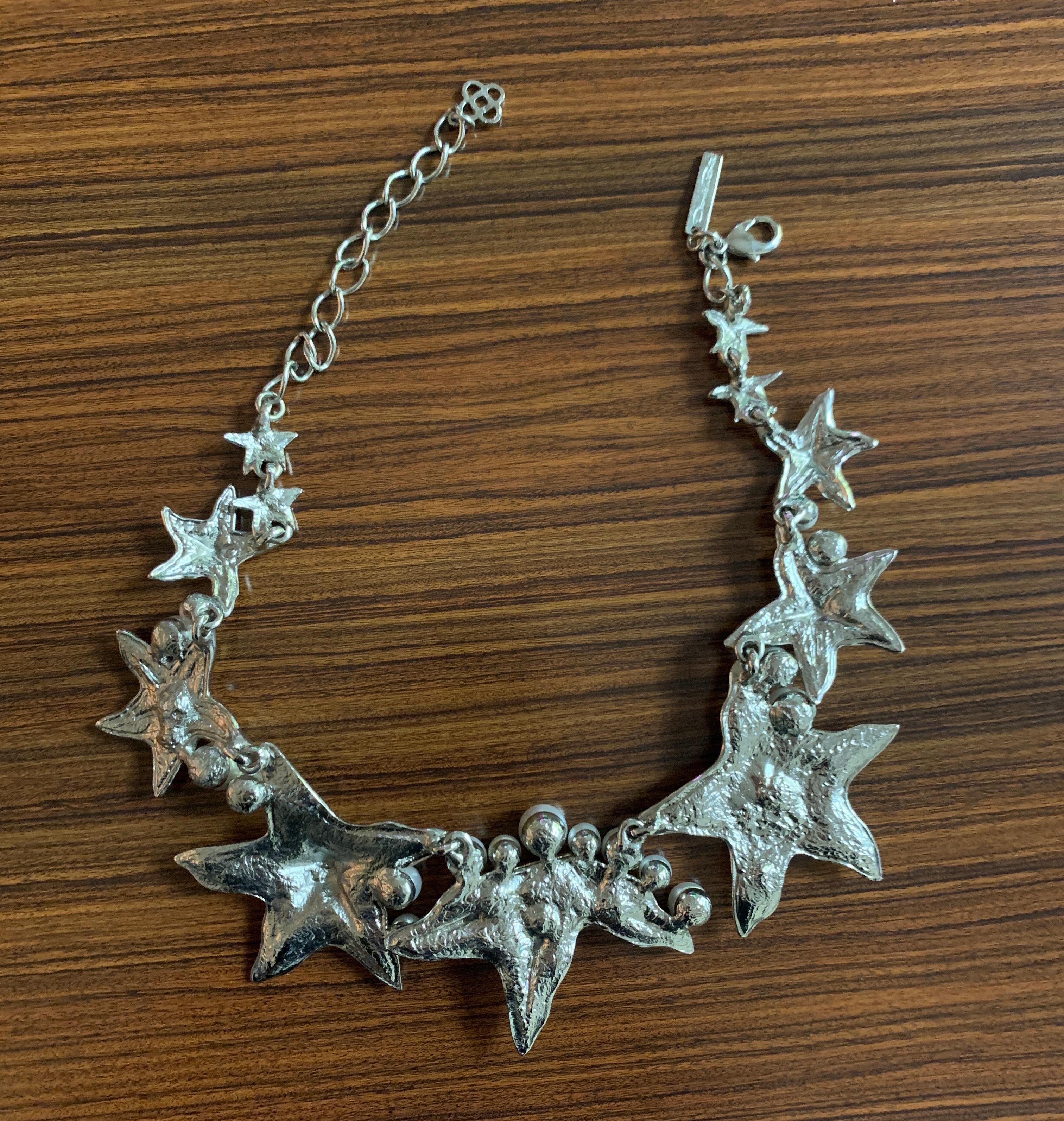 Oscar de la Renta Starfish Necklace in Silver and Gold Tone with Faux Pearls In Excellent Condition For Sale In San Francisco, CA