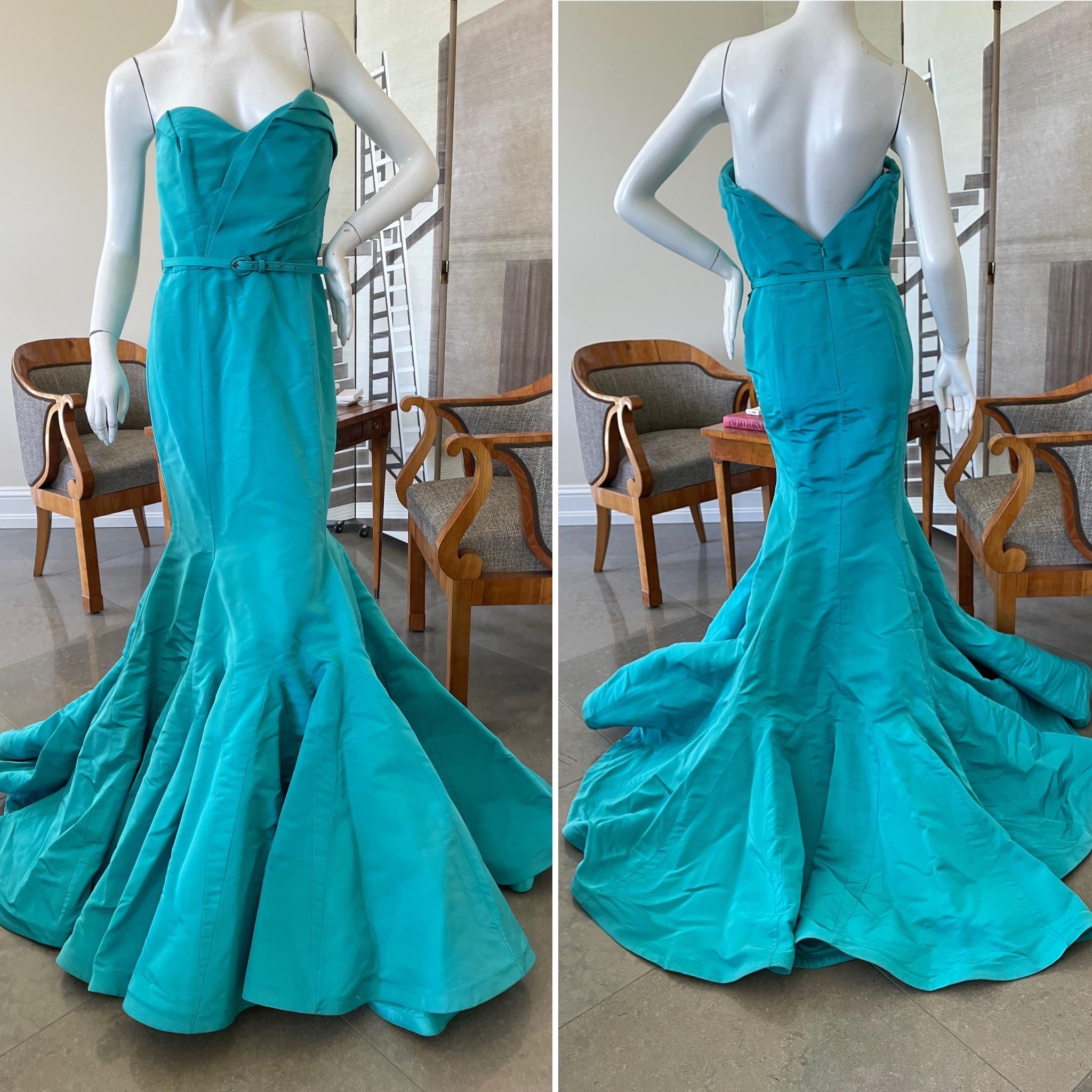 Oscar de la Renta Strapless Vintage Robin's Egg Blue Silk Taffeta Mermaid Dress with Belt 
  Stunning. Please use the zoom feature to see all the remarkable details.
 Size 8
Bust 38