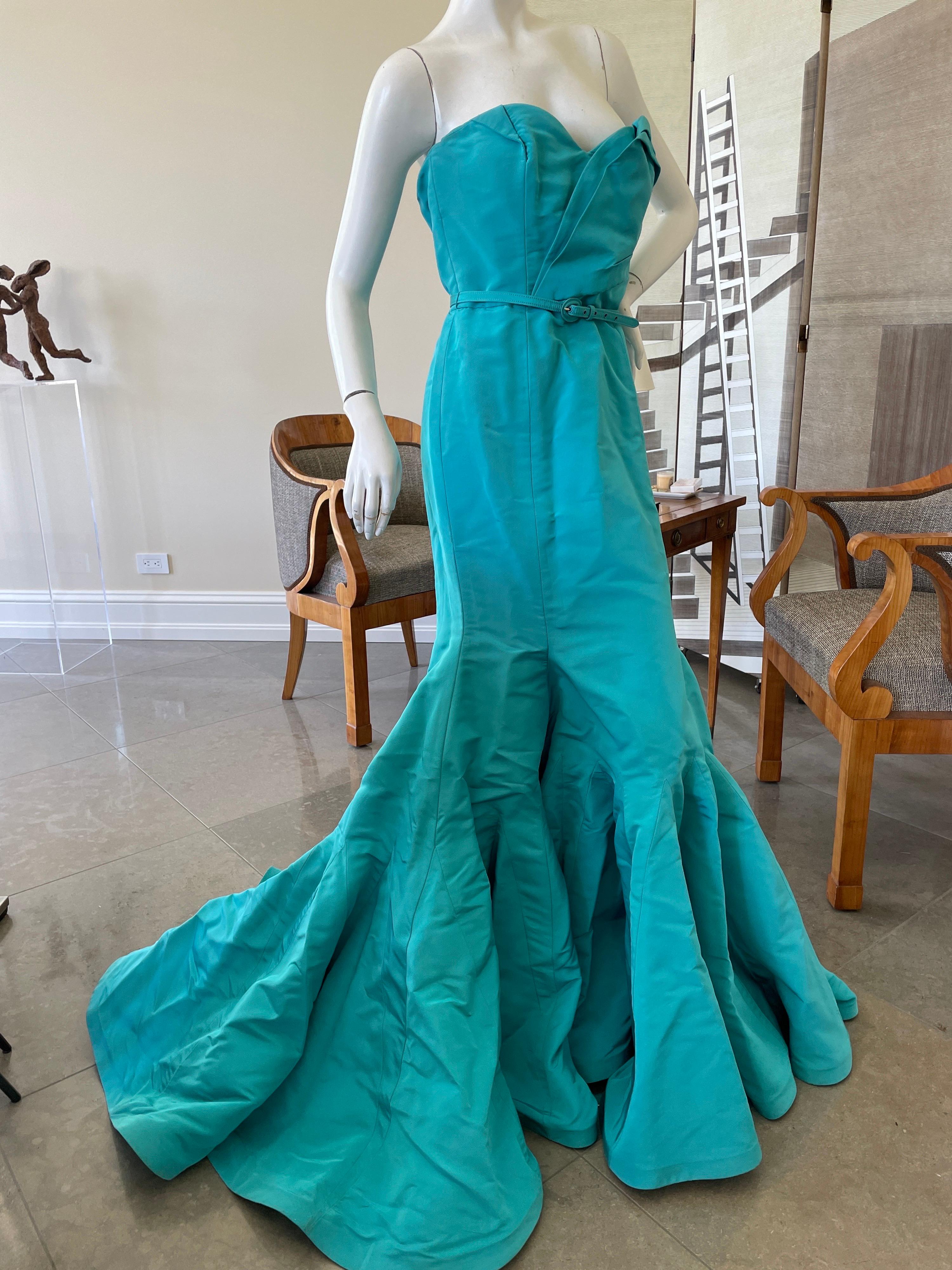 Oscar de la Renta Striking Strapless Robin's Egg Blue Silk Taffeta Mermaid Dress For Sale 2