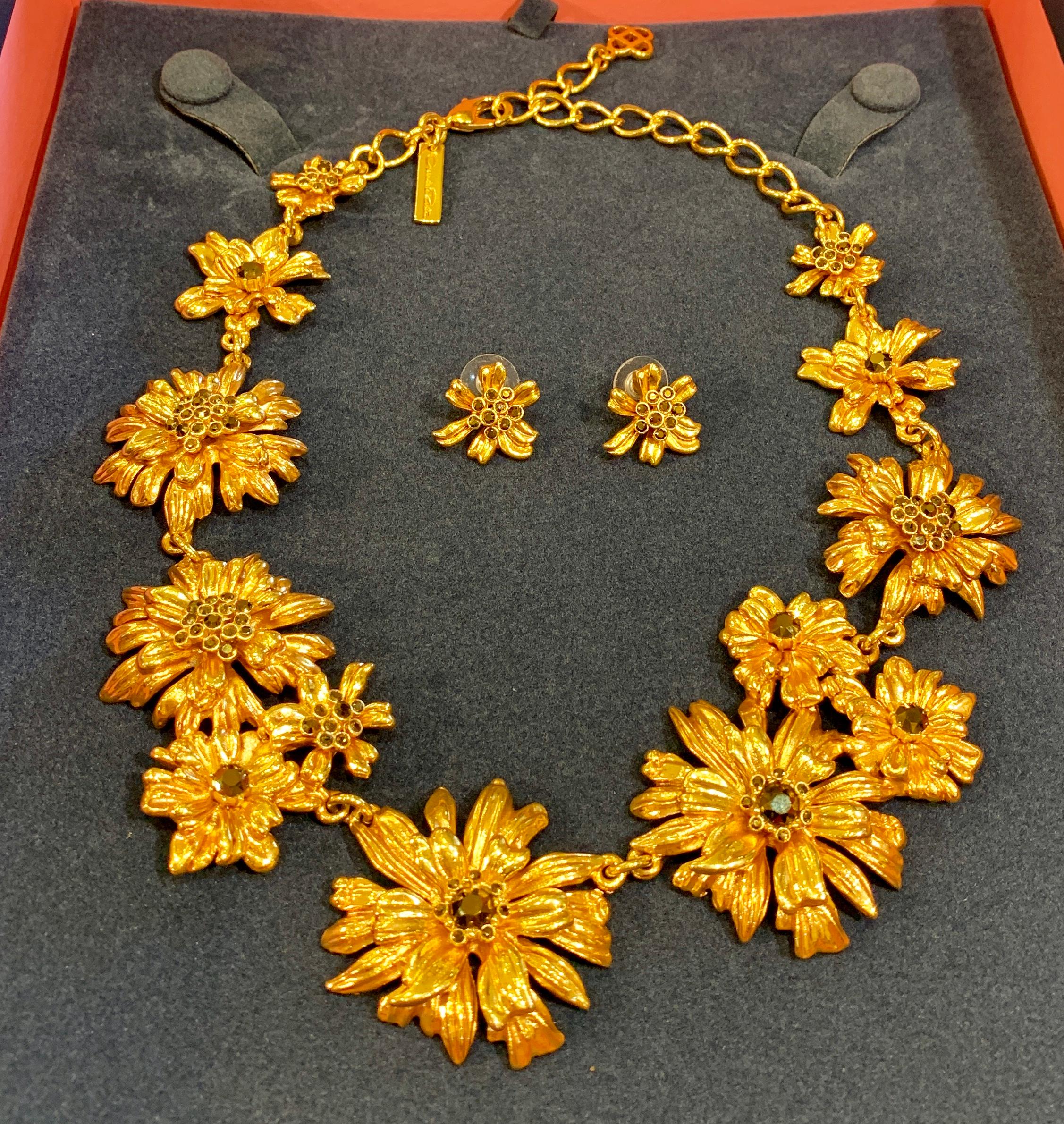 Modern Oscar de la Renta Swarovski Crystal Flower Collar Necklace and Matching Earrings