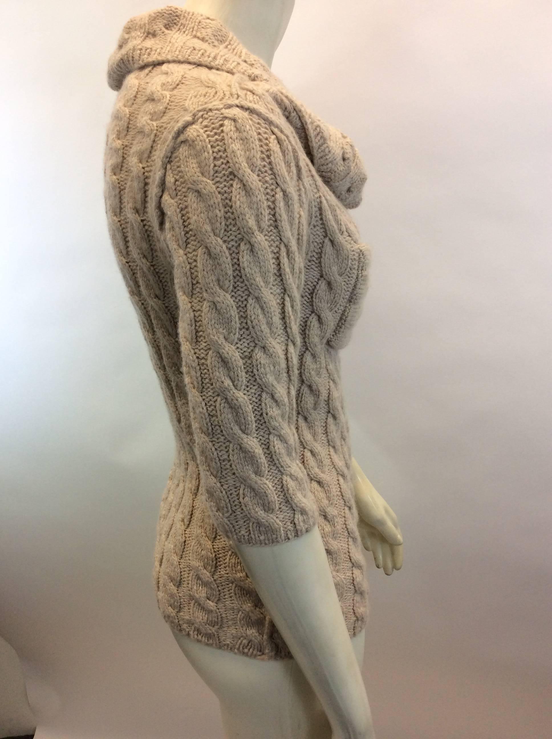 Gray Oscar de la Renta Tan Cashmere Cable Knit Sweater For Sale