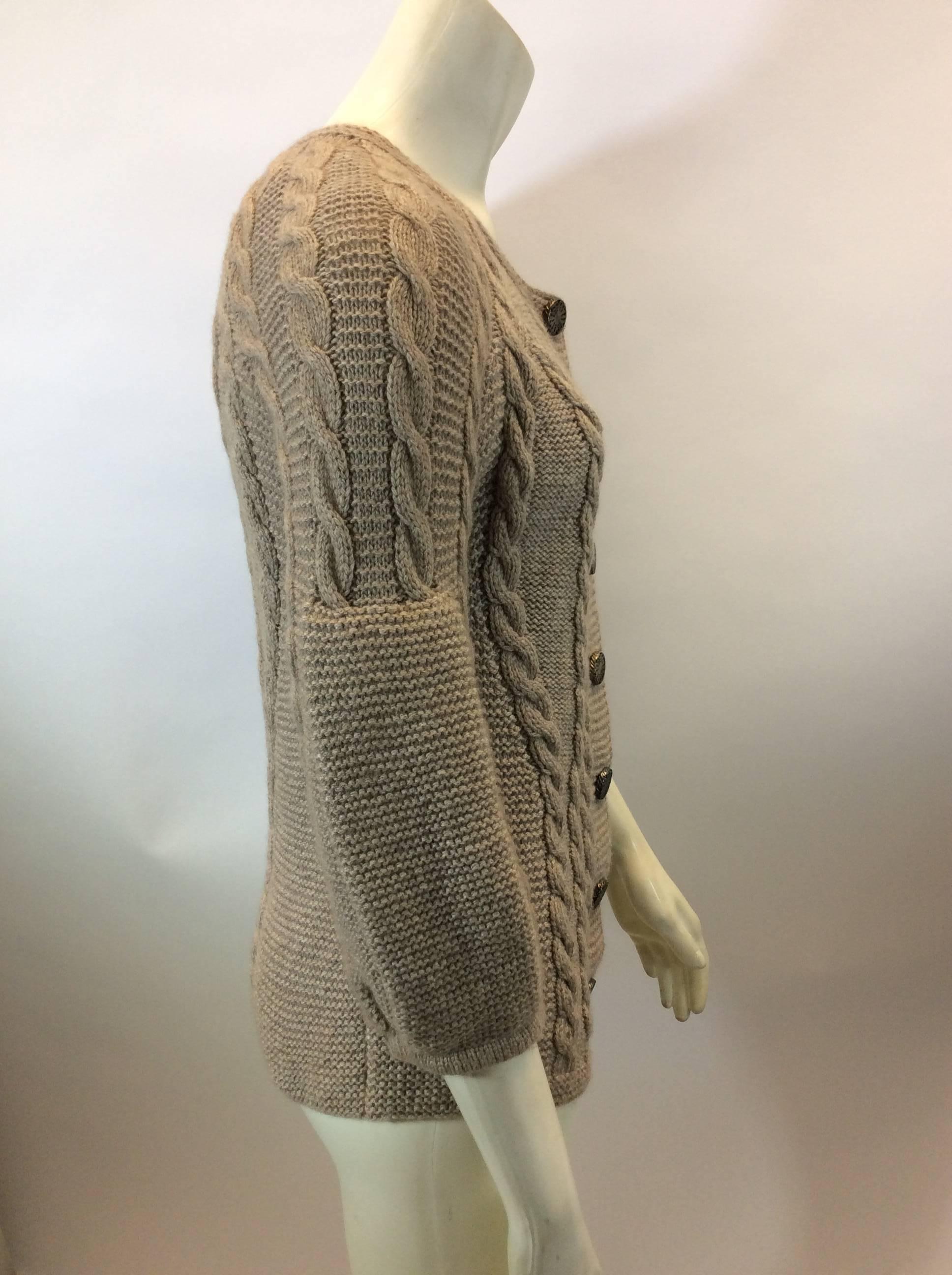 Oscar De La Renta Tan Knit Cashmere Cardigan In Excellent Condition For Sale In Narberth, PA