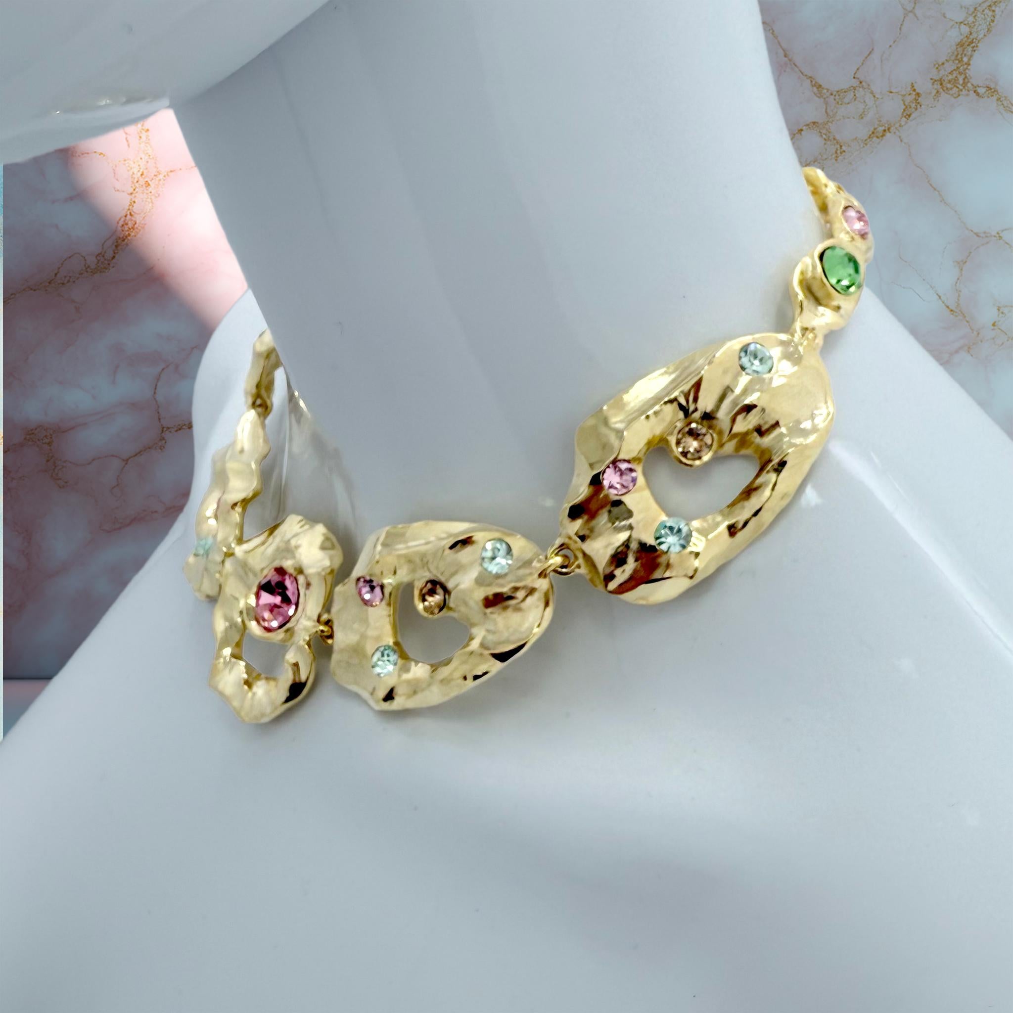 Contemporary Oscar de la Renta Textured Metal and Crystal Hammered Collar Necklace 16