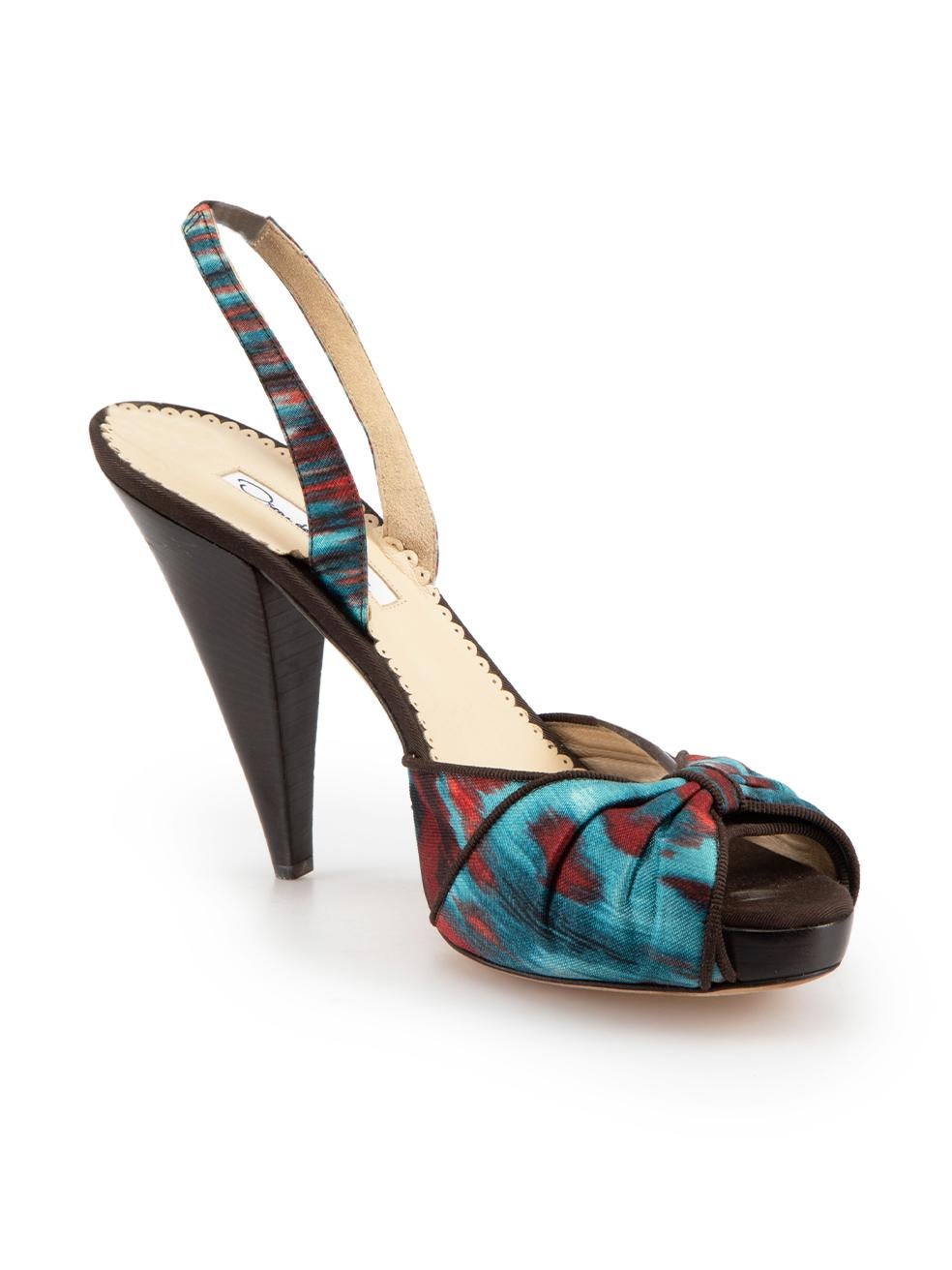 CONDITION is Very good. Minimal wear to heels is evident. Minimal indentations to back of heels on this used Oscar de la Renta designer resale item.
  
Details
Multicolour
Cloth
Heels
Tie-dye pattern
Peep toe
Slingback
High heeled

Made in