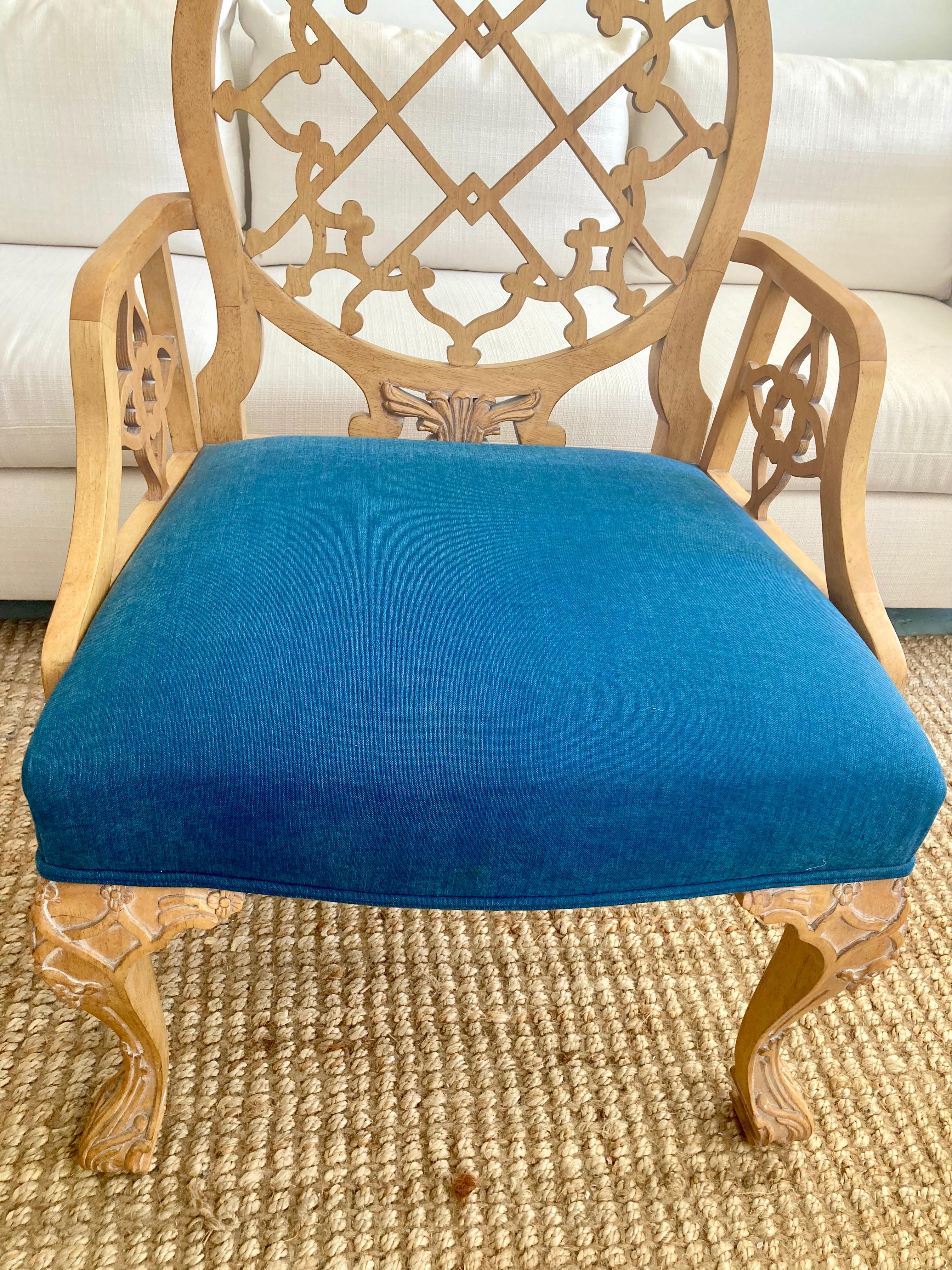Oscar De La Renta Sessel #1 mit Spalierrückenlehne im Angebot 2