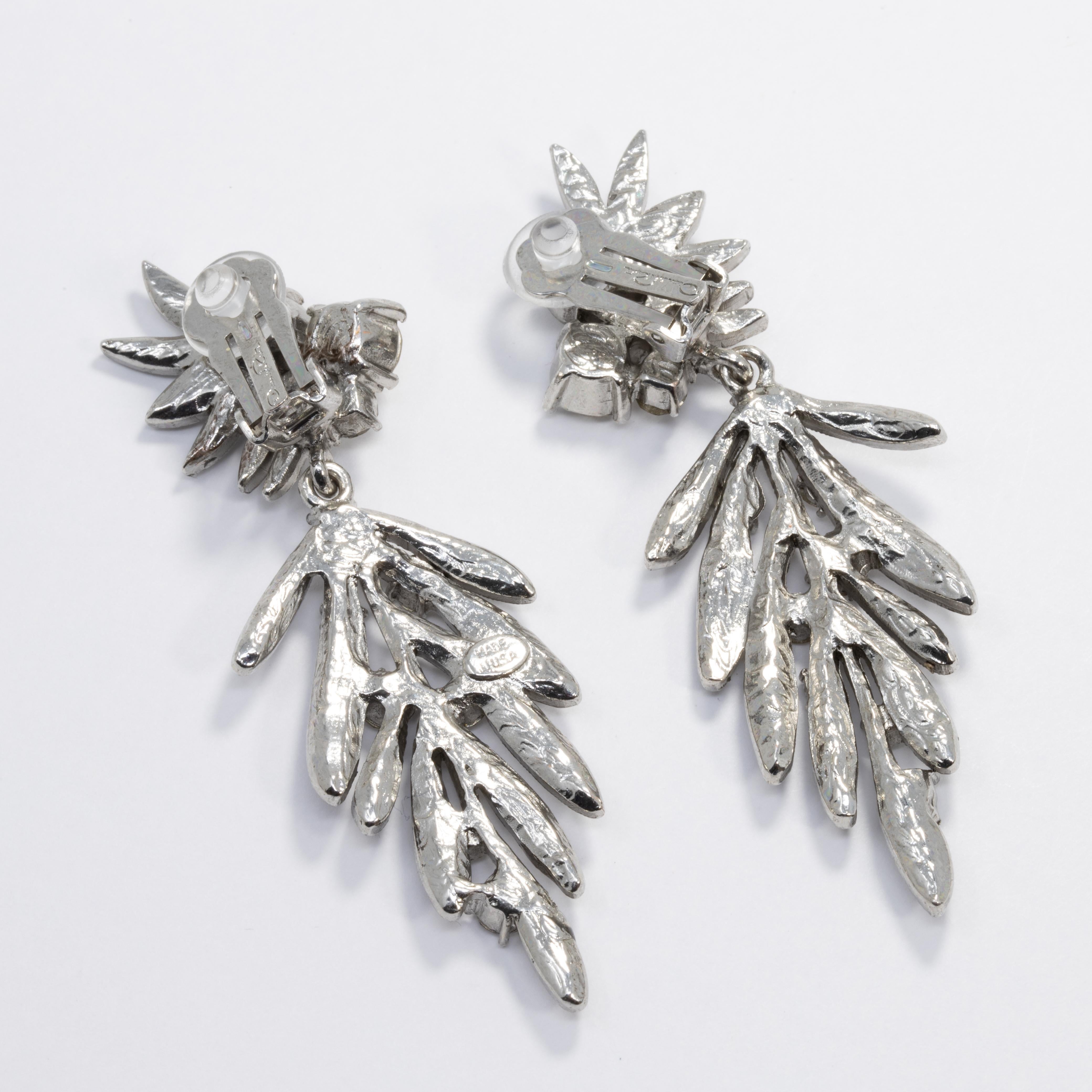 Oscar de la Renta Tropical Leaf Clear Crystal Dangling Clip On Earrings, Silver In New Condition In Milford, DE