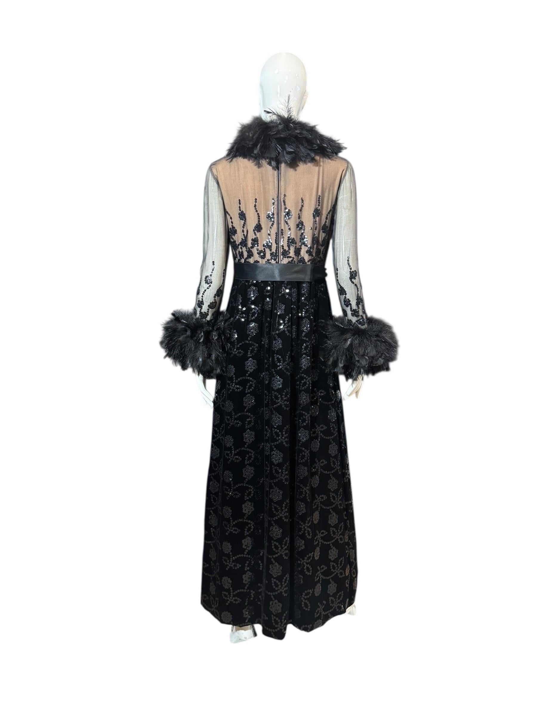 Oscar De La Renta Velvet Couture 1970 Pailletten-Straußenfeder-Kleid (Vogue mag) im Angebot 6