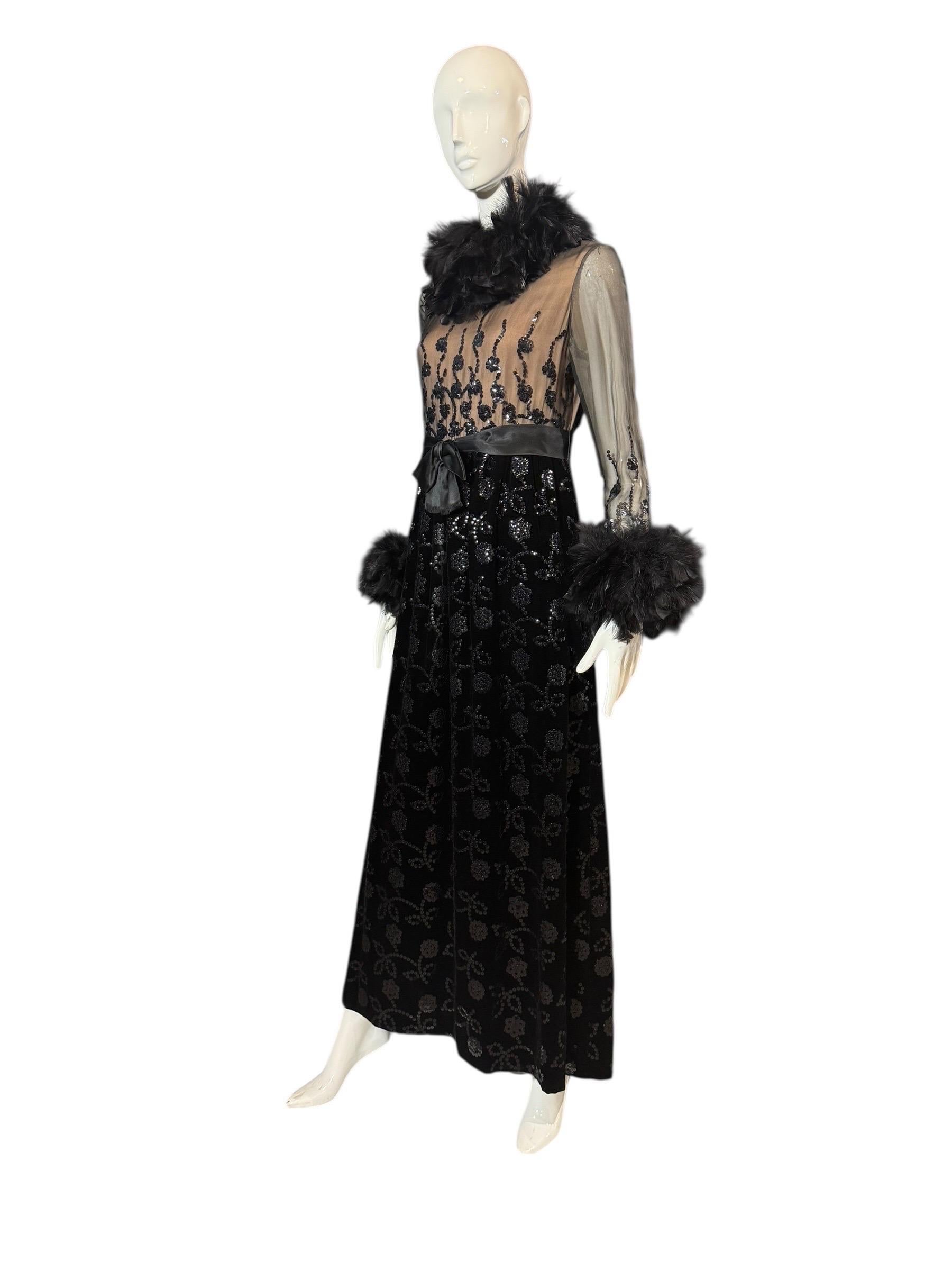 Oscar De La Renta Velvet Couture 1970 Pailletten-Straußenfeder-Kleid (Vogue mag) (Schwarz) im Angebot