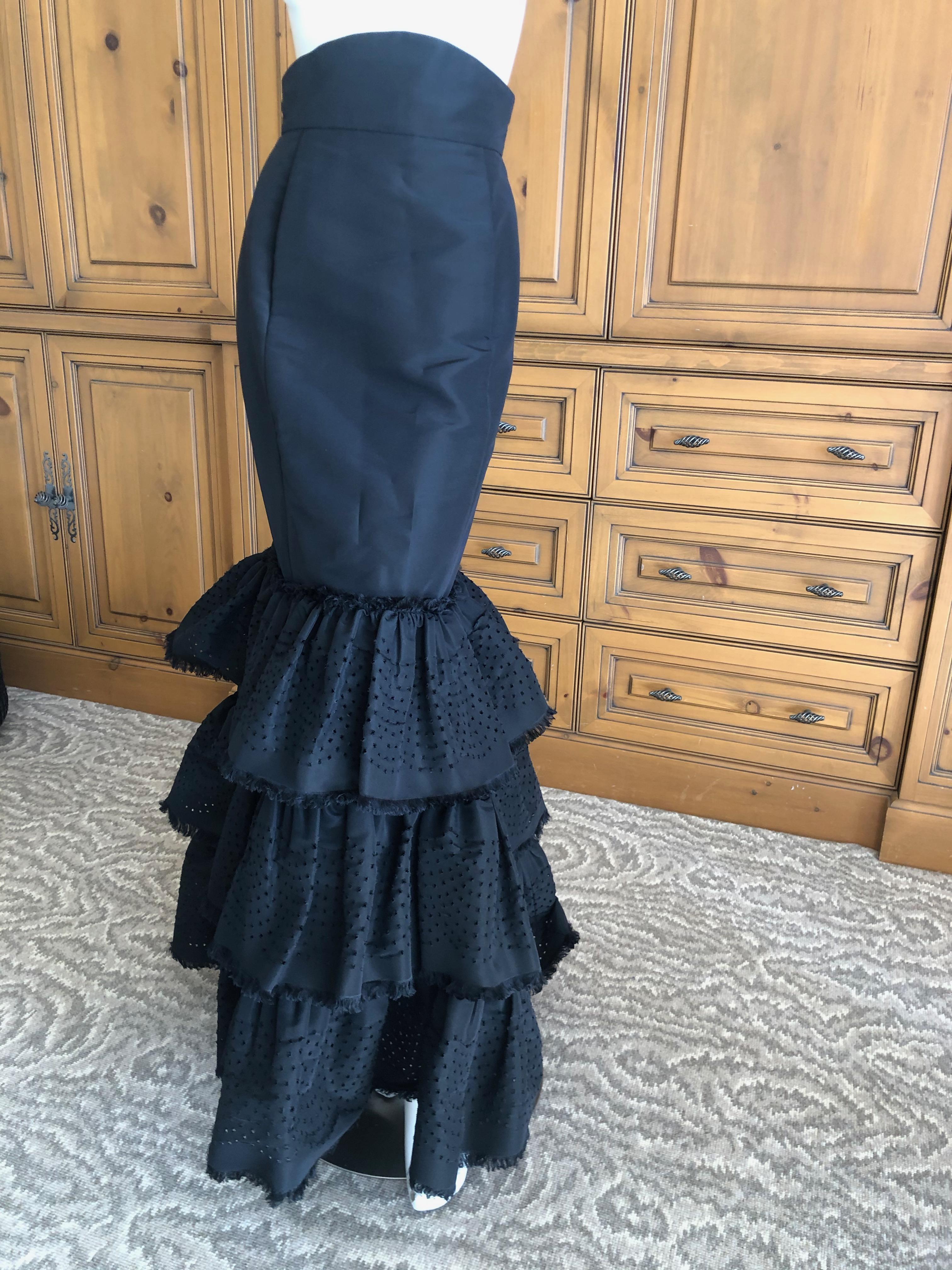 Oscar de la Renta Romantic Vintage Black Eyelet Mermaid Ball Skirt 
Simply Stunning. 
Size 4
Please use the zoom feature to see all the remarkable details.
 Waist 26