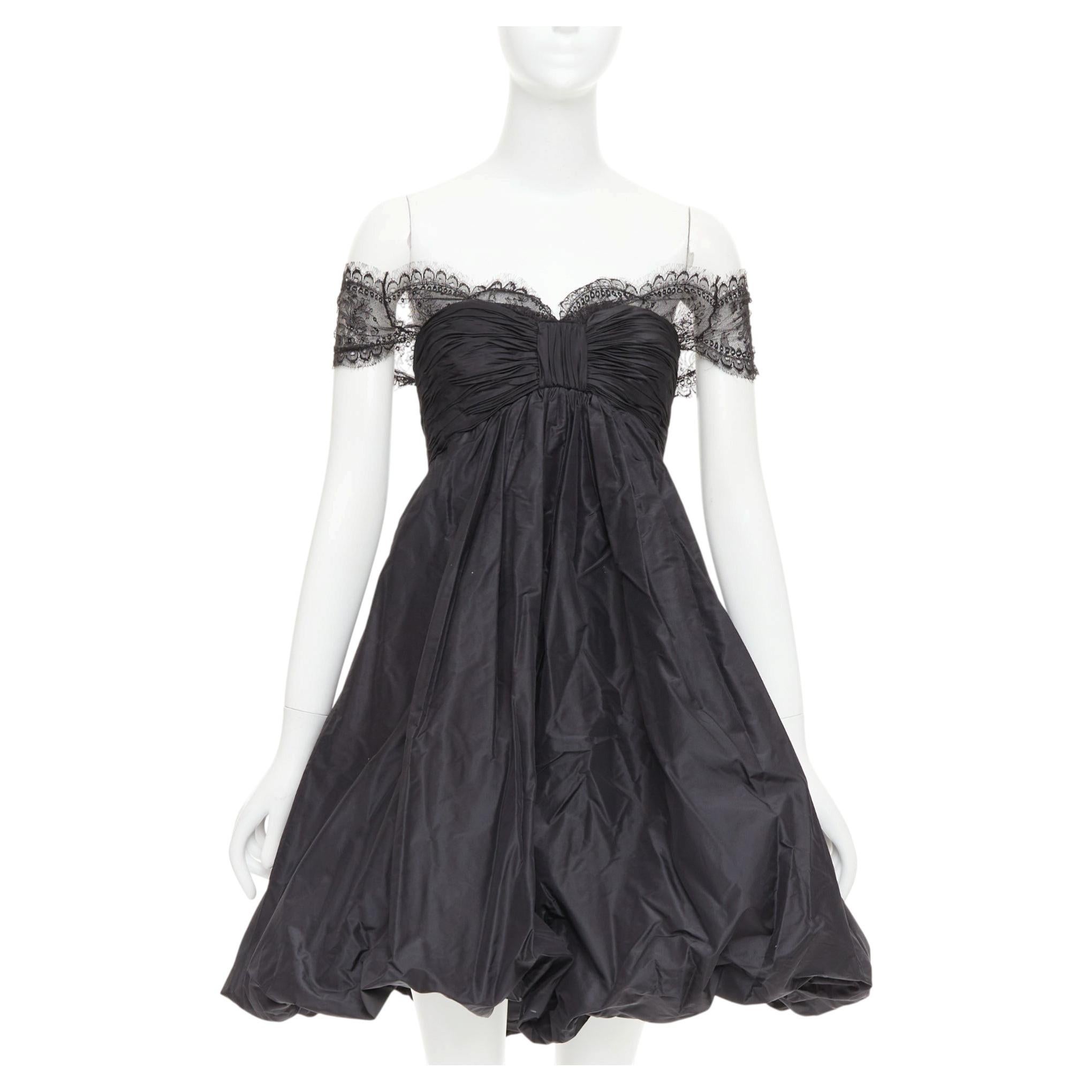 Robe de cocktail bouffante à volants et nœud, bordée de dentelle noire vintage, Oscar De La Renta, taille 2 S (US)
