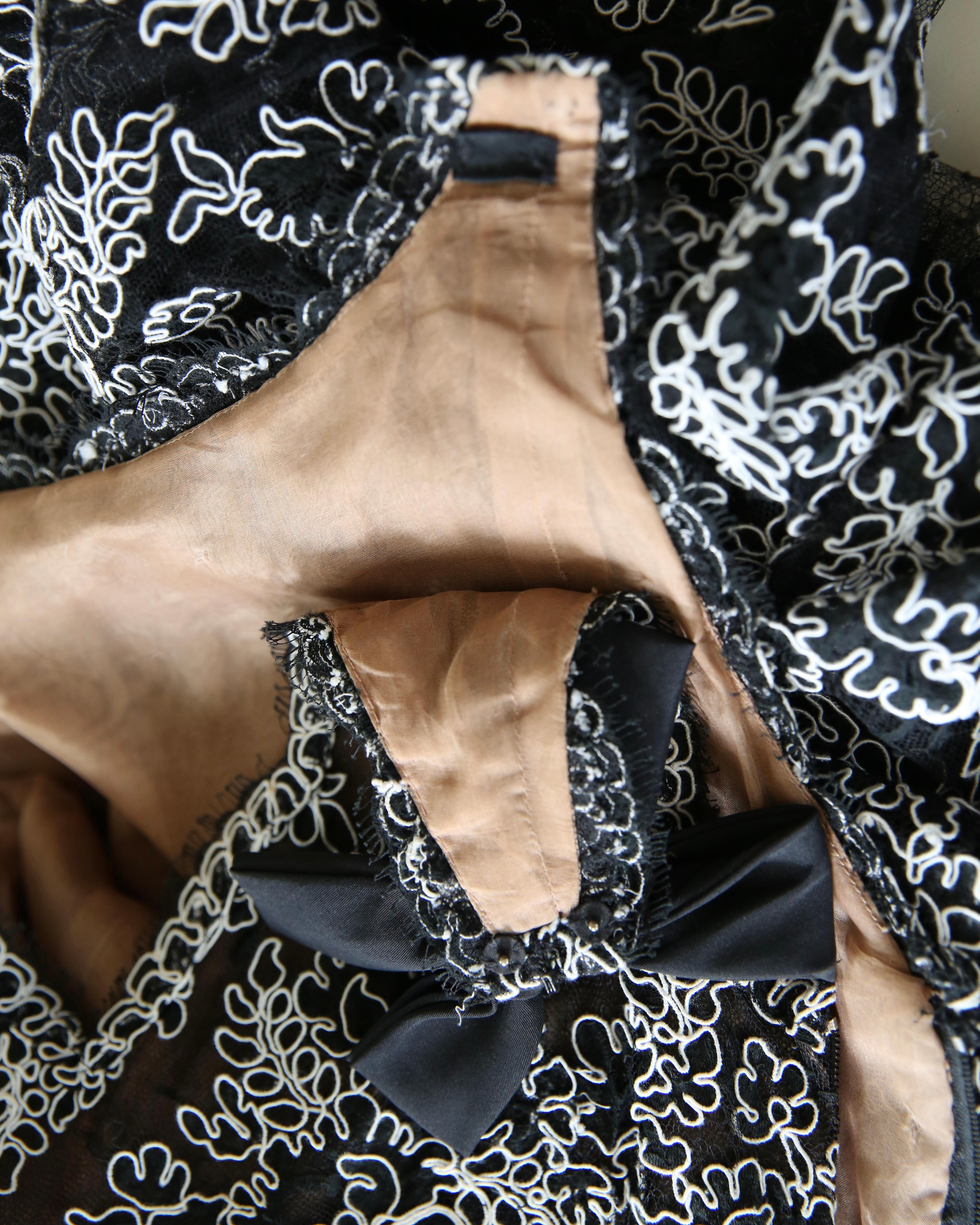 Oscar de la Renta vintage black white lace floral embroidered gown maxi dress 2