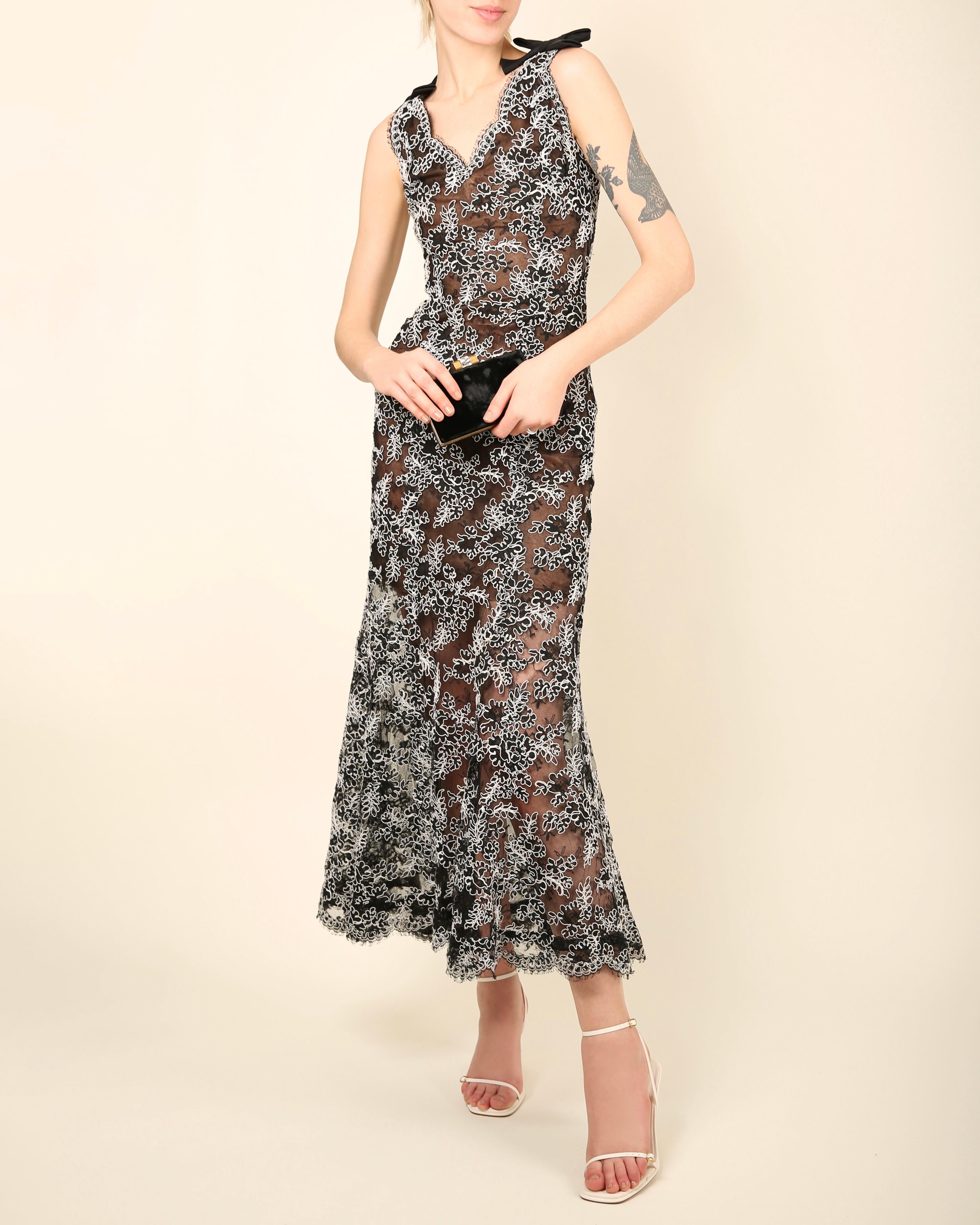 Oscar de la Renta vintage black white lace floral embroidered gown maxi dress 1