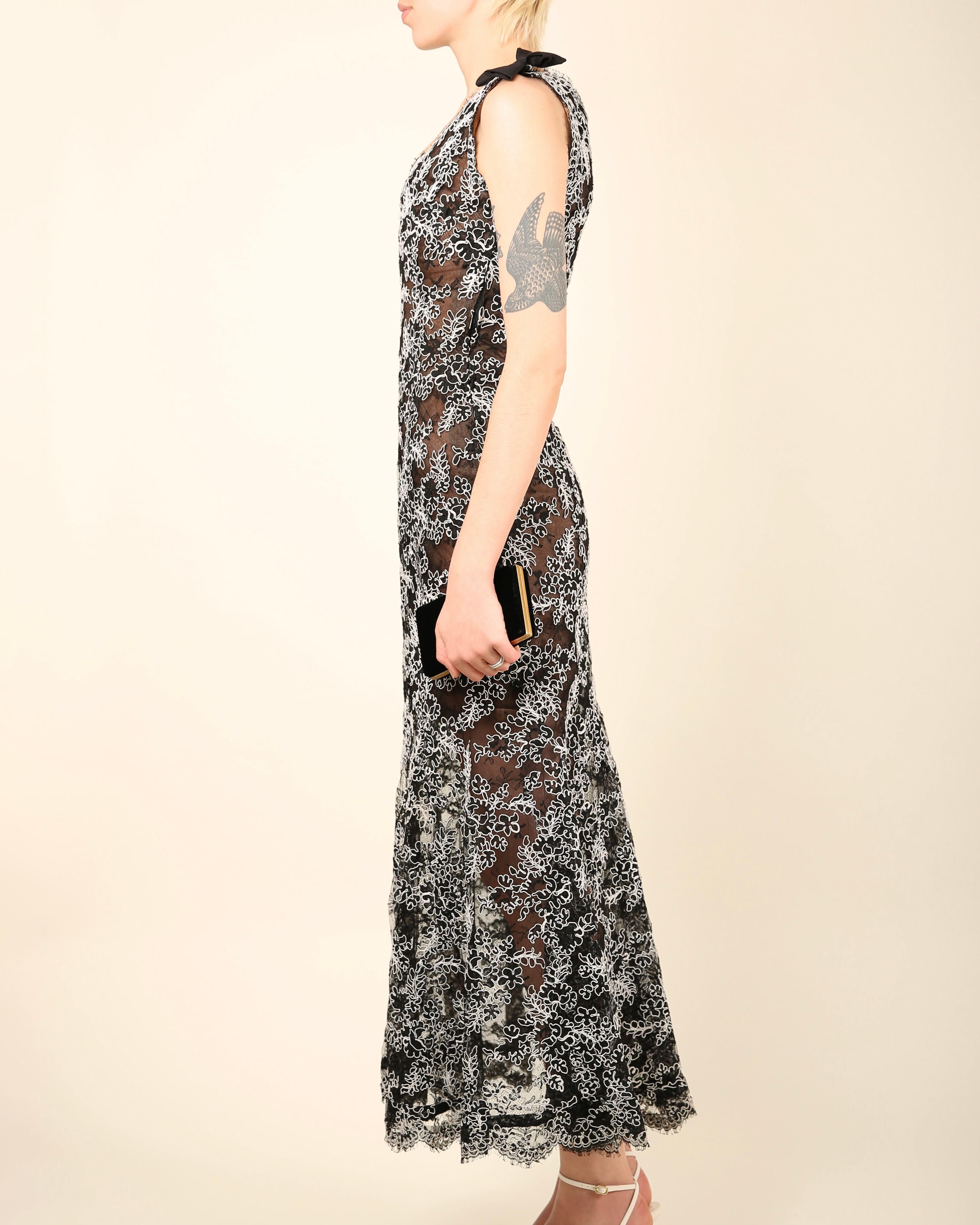 Oscar de la Renta vintage black white lace floral embroidered gown maxi dress 2
