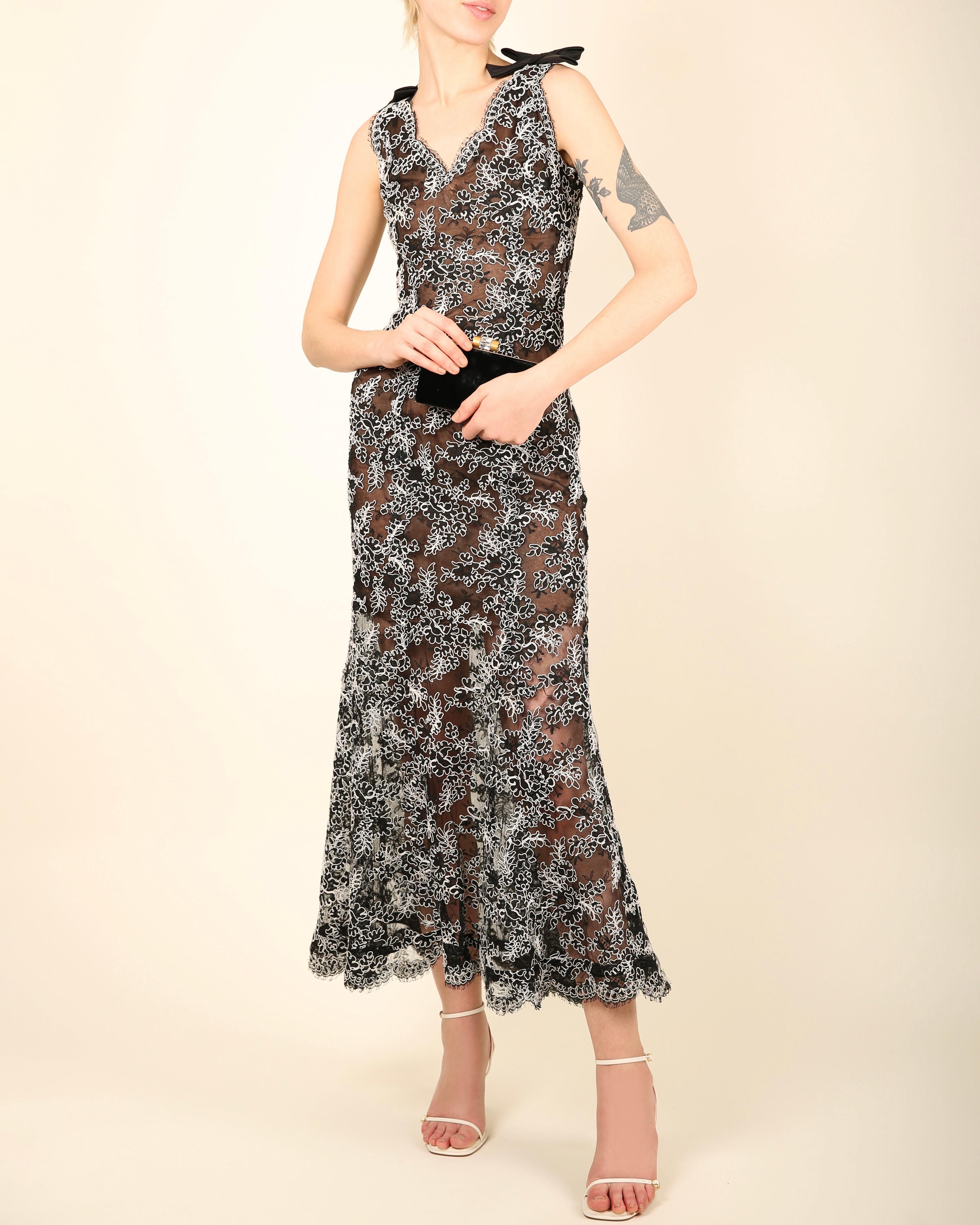 Oscar de la Renta vintage black white lace floral embroidered gown maxi dress 5