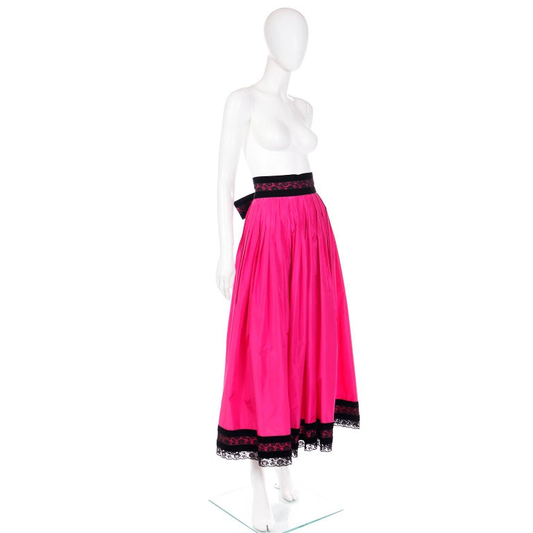 Oscar de la Renta Vintage Hot Pink Maxi Silk Taffeta Skirt w Black Lace Trim In Excellent Condition For Sale In Portland, OR