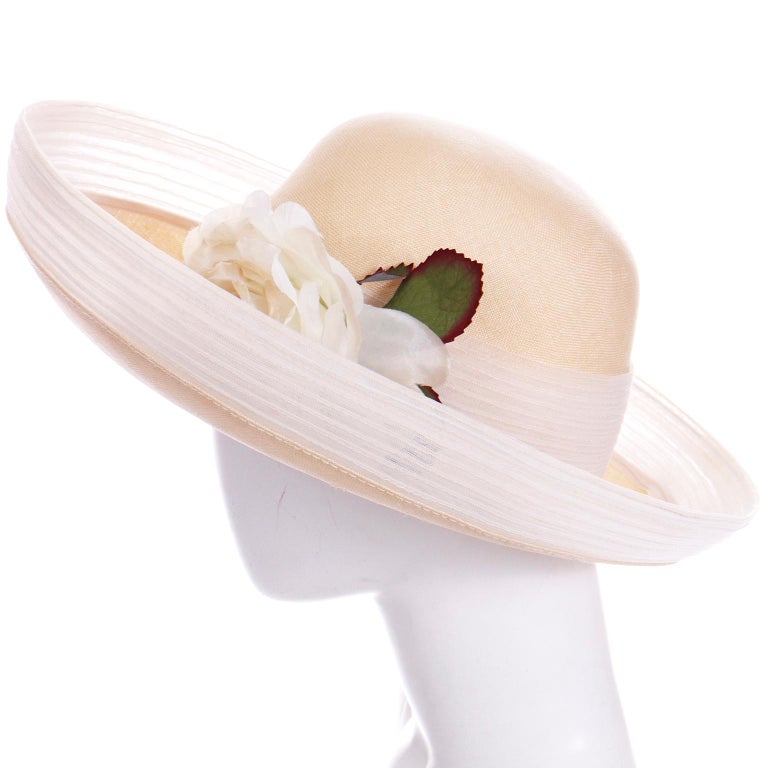 Oscar de la Renta Vintage Natural Straw Hat with Flower and  display picture 3