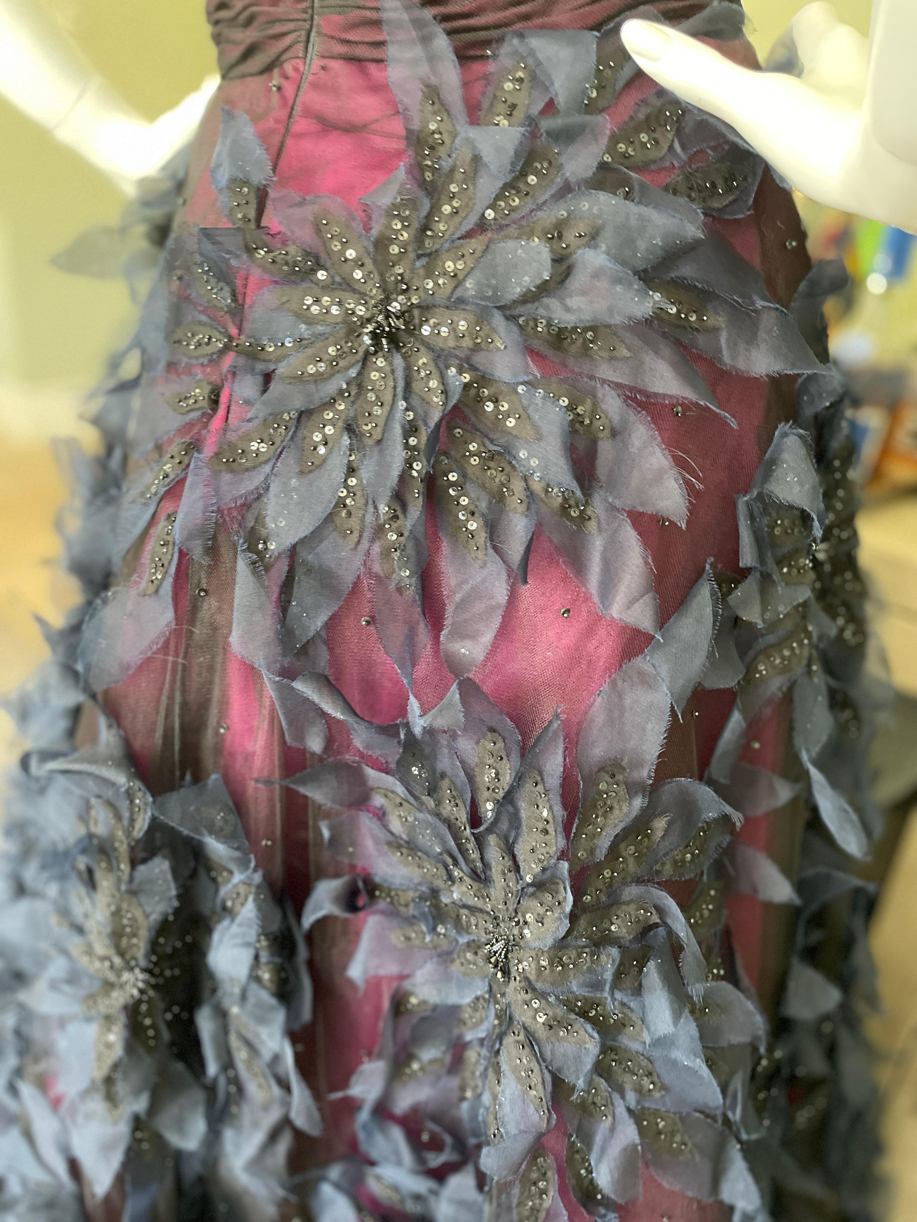 Women's Oscar de la Renta Vintage Strapless Floral Applique Ball Gown w 15  Petticoats For Sale
