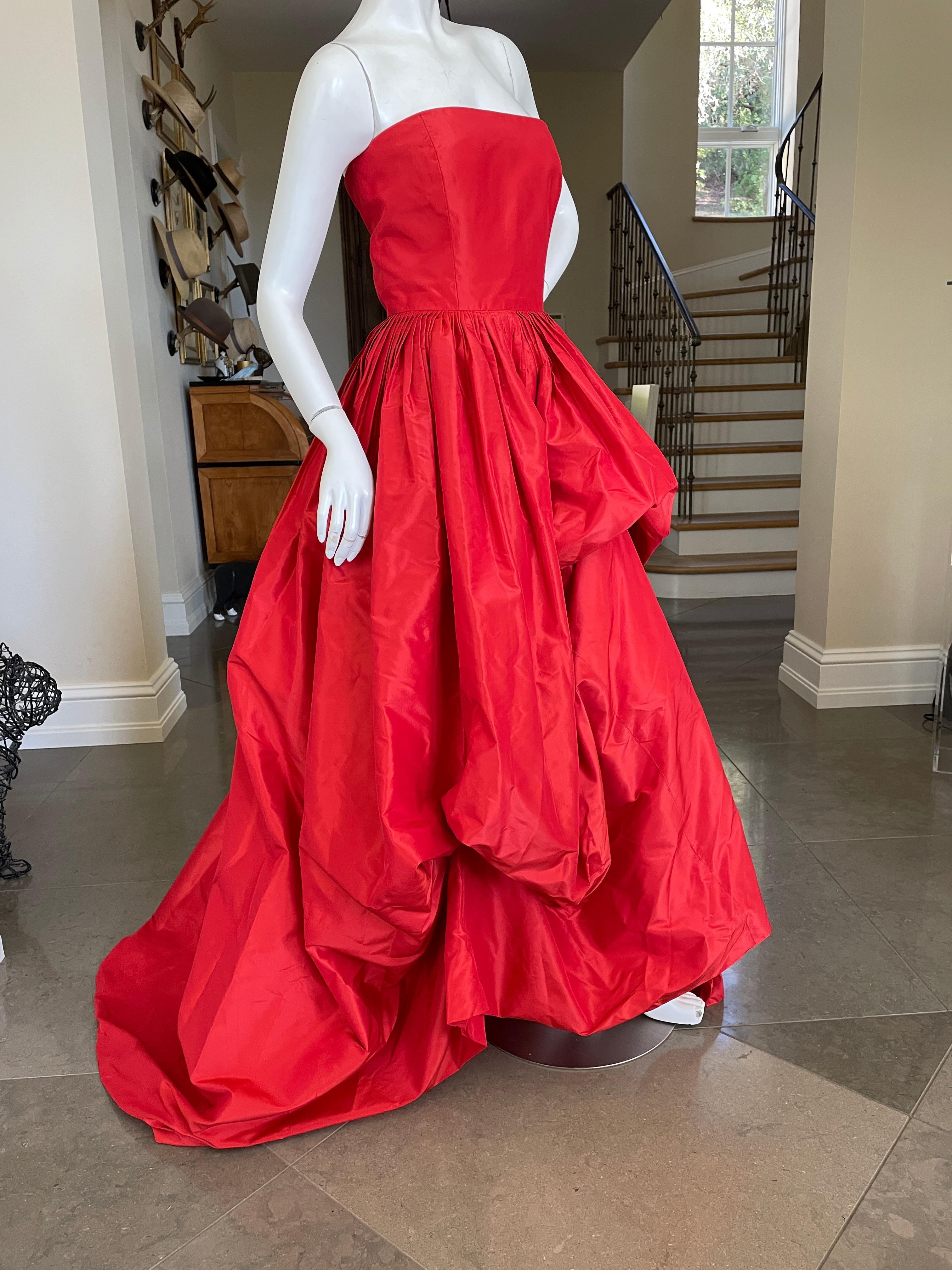 Women's Oscar de la Renta Vintage Strapless Red Ballgown For Sale