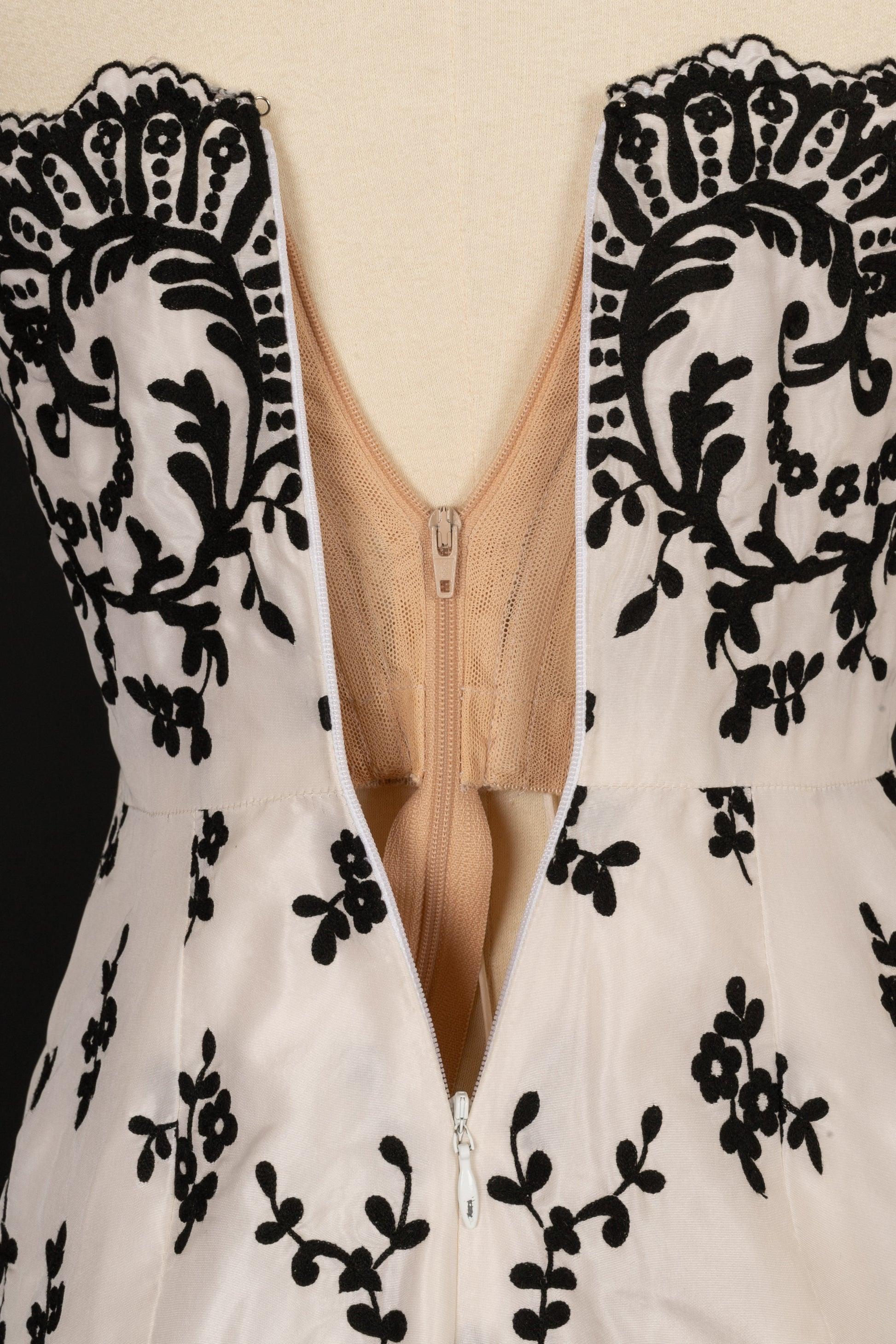 Oscar De La Renta White Silk Bustier Long Dress with Appliqués 2