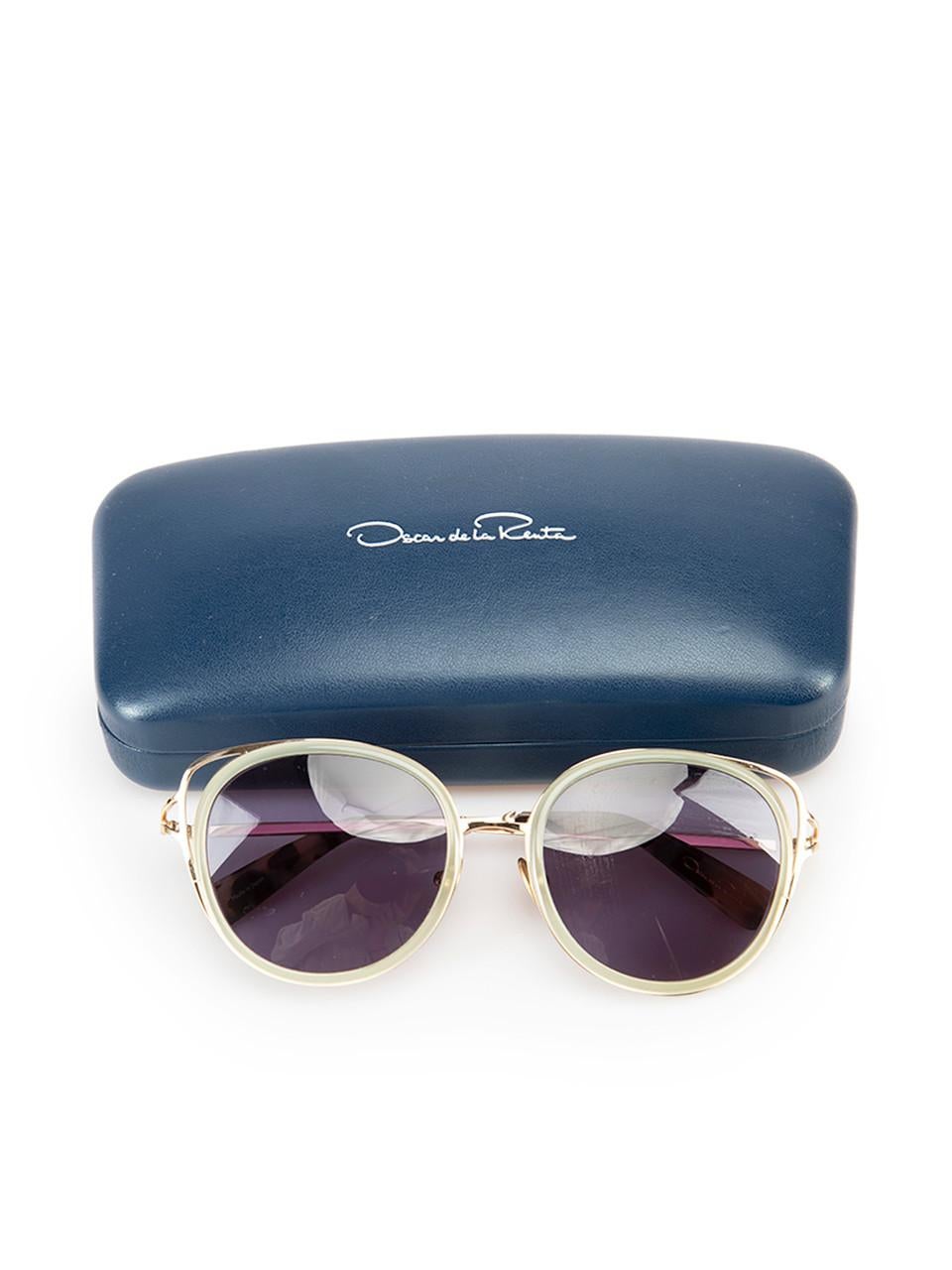 Oscar de la Renta Women's Green Frame Cat Eye Sunglasses 1