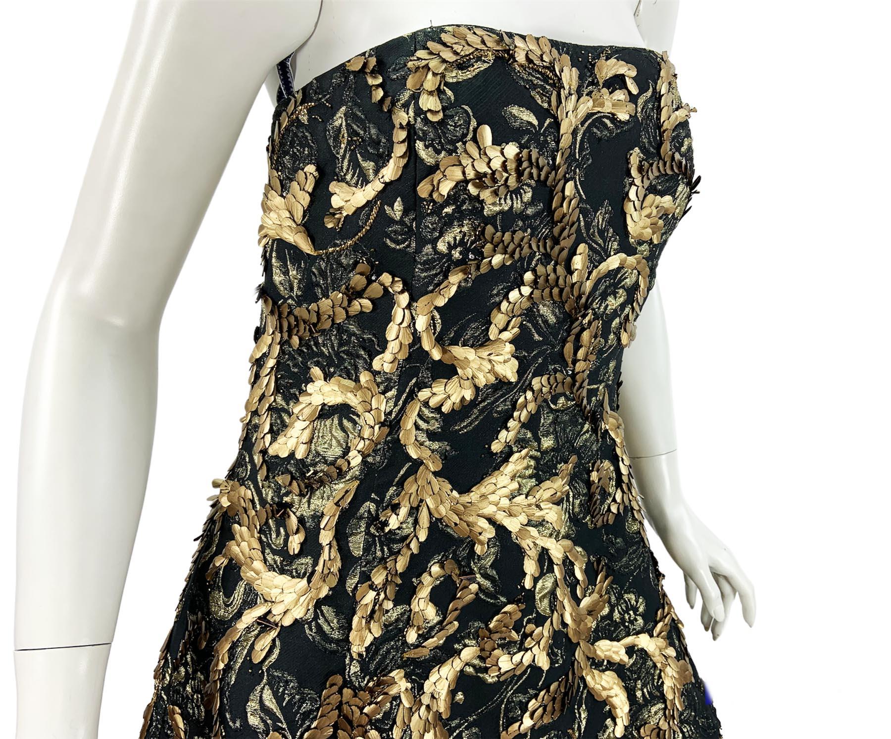 Oscar de la Renta FW 2014 Runway Museum Red Carpet Black Gold Gown Dress L / XL For Sale 8