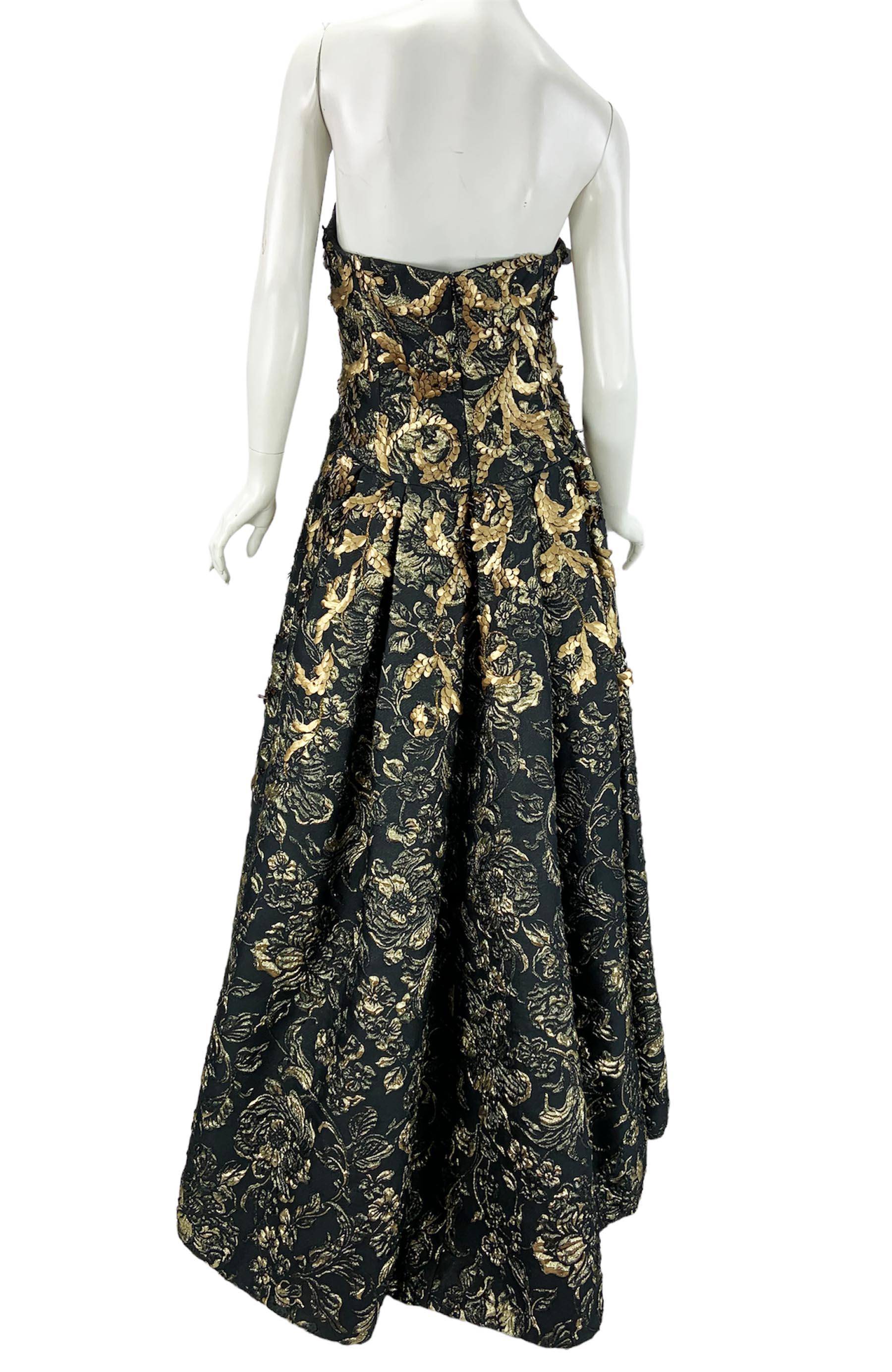 Oscar de la Renta FW 2014 Runway Museum Red Carpet Black Gold Gown Dress L / XL For Sale 3